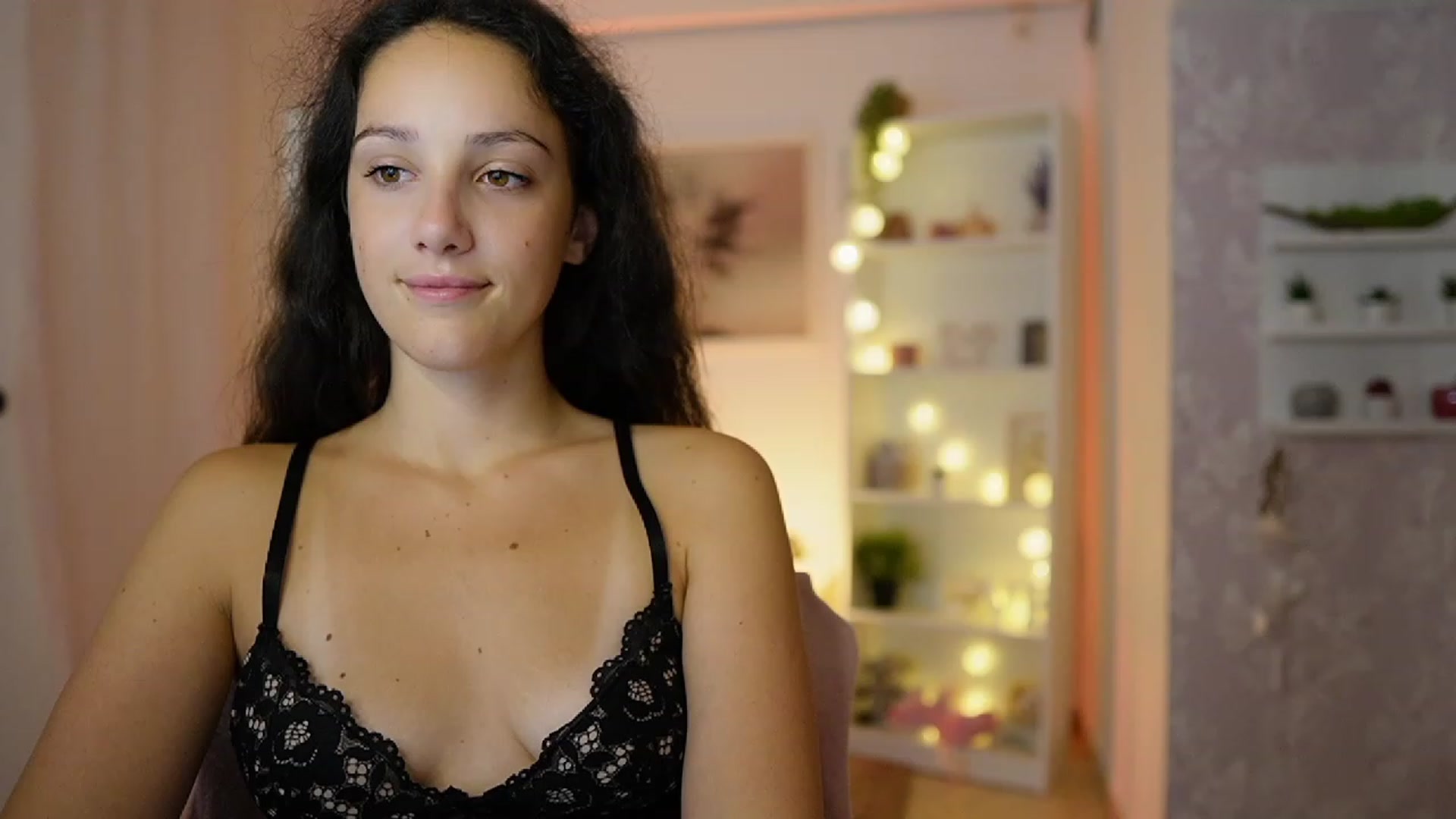 Gallery image thumbnail from Sophie_Rain18's myfreecams stream on, 09/12/2023, 14:56 image 19 of 20