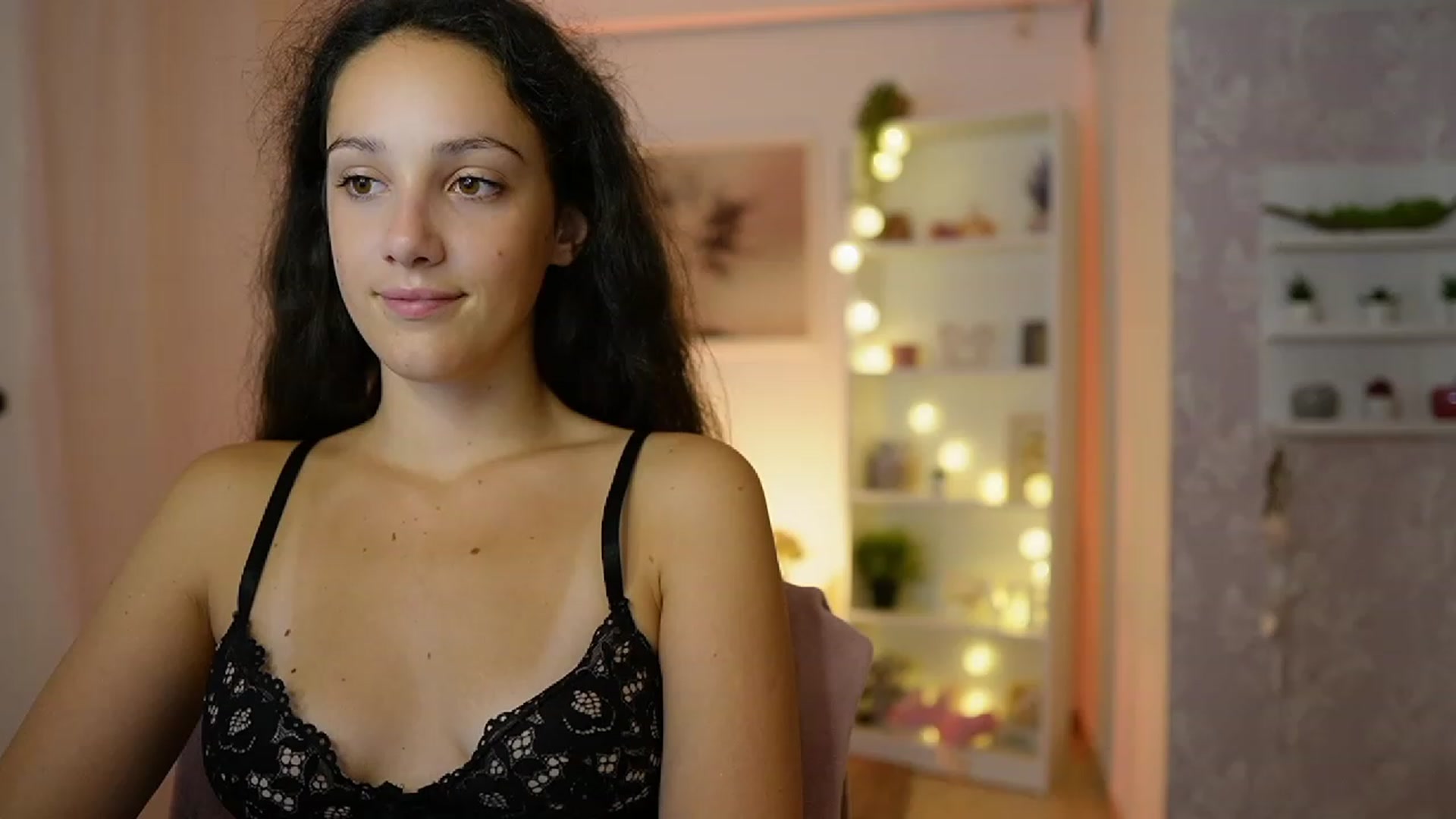 Gallery image thumbnail from Sophie_Rain18's myfreecams stream on, 09/12/2023, 14:56 image 11 of 20