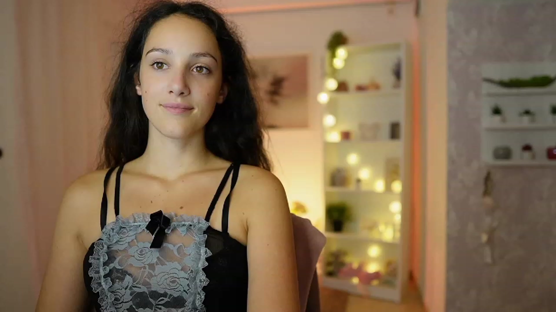 Gallery image thumbnail from Sophie_Rain18's myfreecams stream on, 09/12/2023, 14:56 image 2 of 20