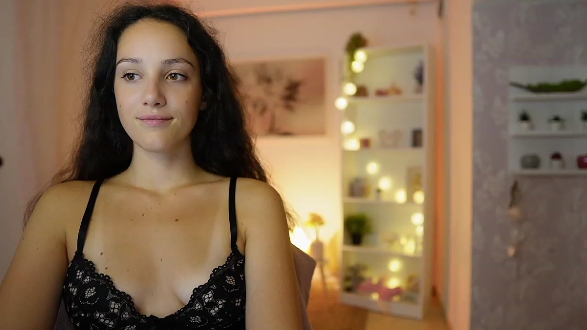 Gallery image thumbnail from Sophie_Rain18's myfreecams stream on, 09/12/2023, 16:20 image 11 of 20