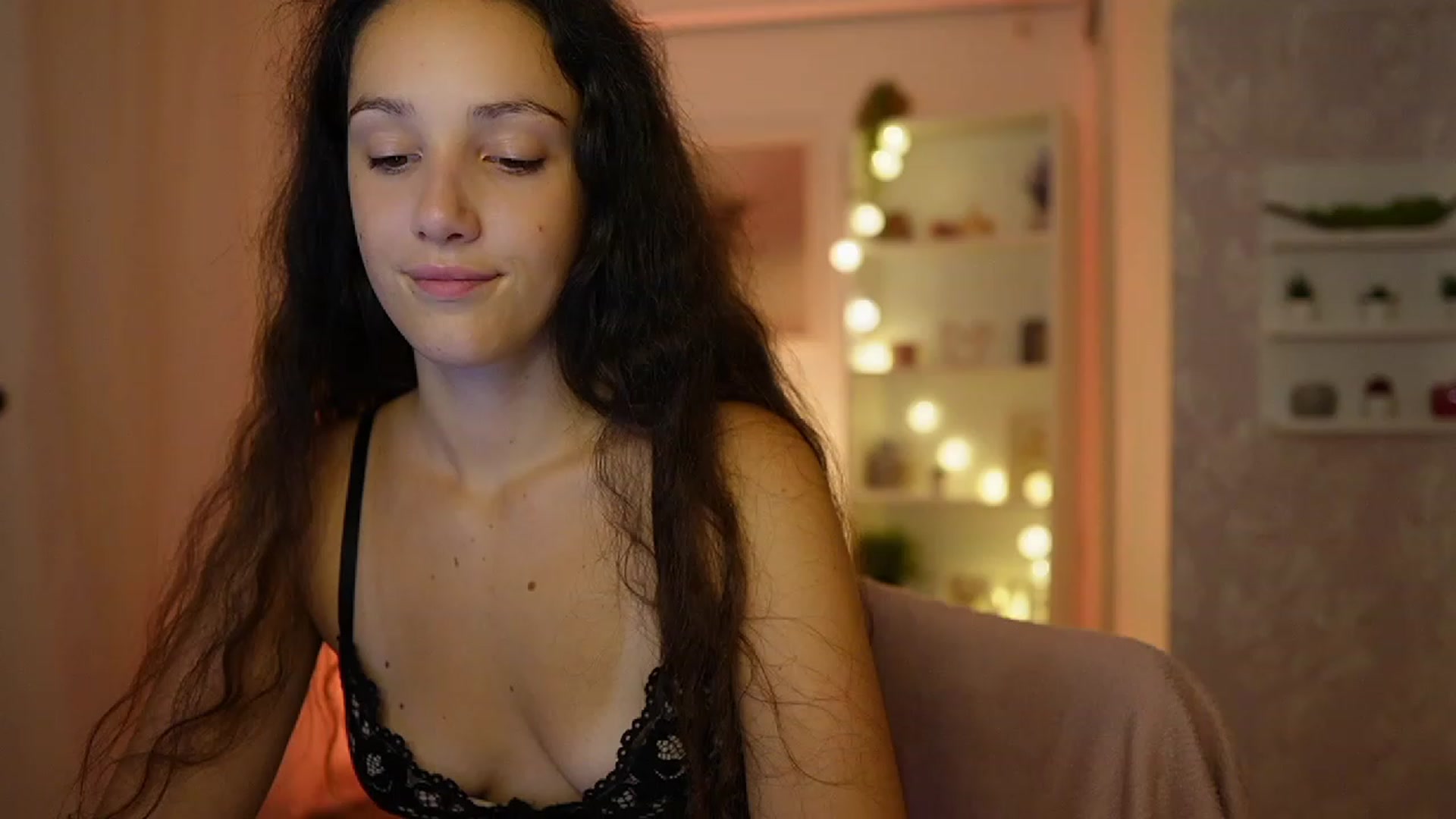 Gallery image thumbnail from Sophie_Rain18's myfreecams stream on, 09/14/2023, 14:17 image 20 of 20