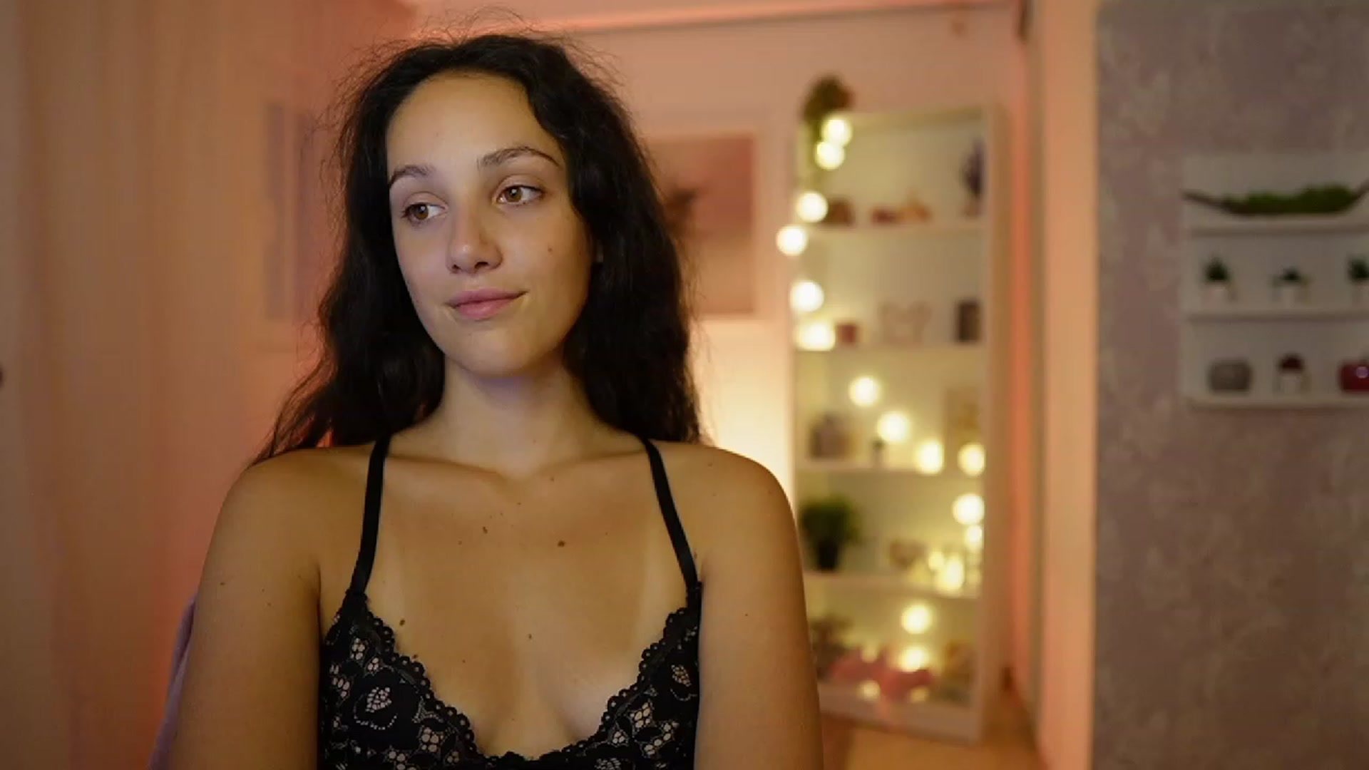 Gallery image thumbnail from Sophie_Rain18's myfreecams stream on, 09/14/2023, 15:45 image 13 of 20