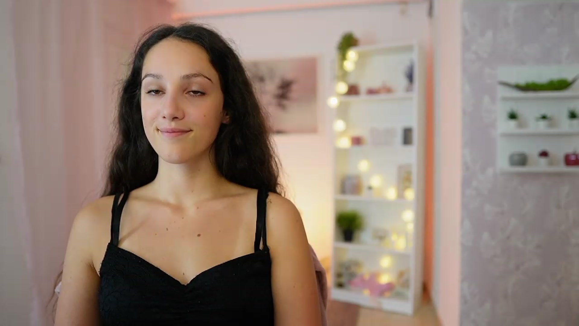 Gallery image thumbnail from Sophie_Rain18's myfreecams stream on, 09/15/2023, 16:37 image 16 of 20