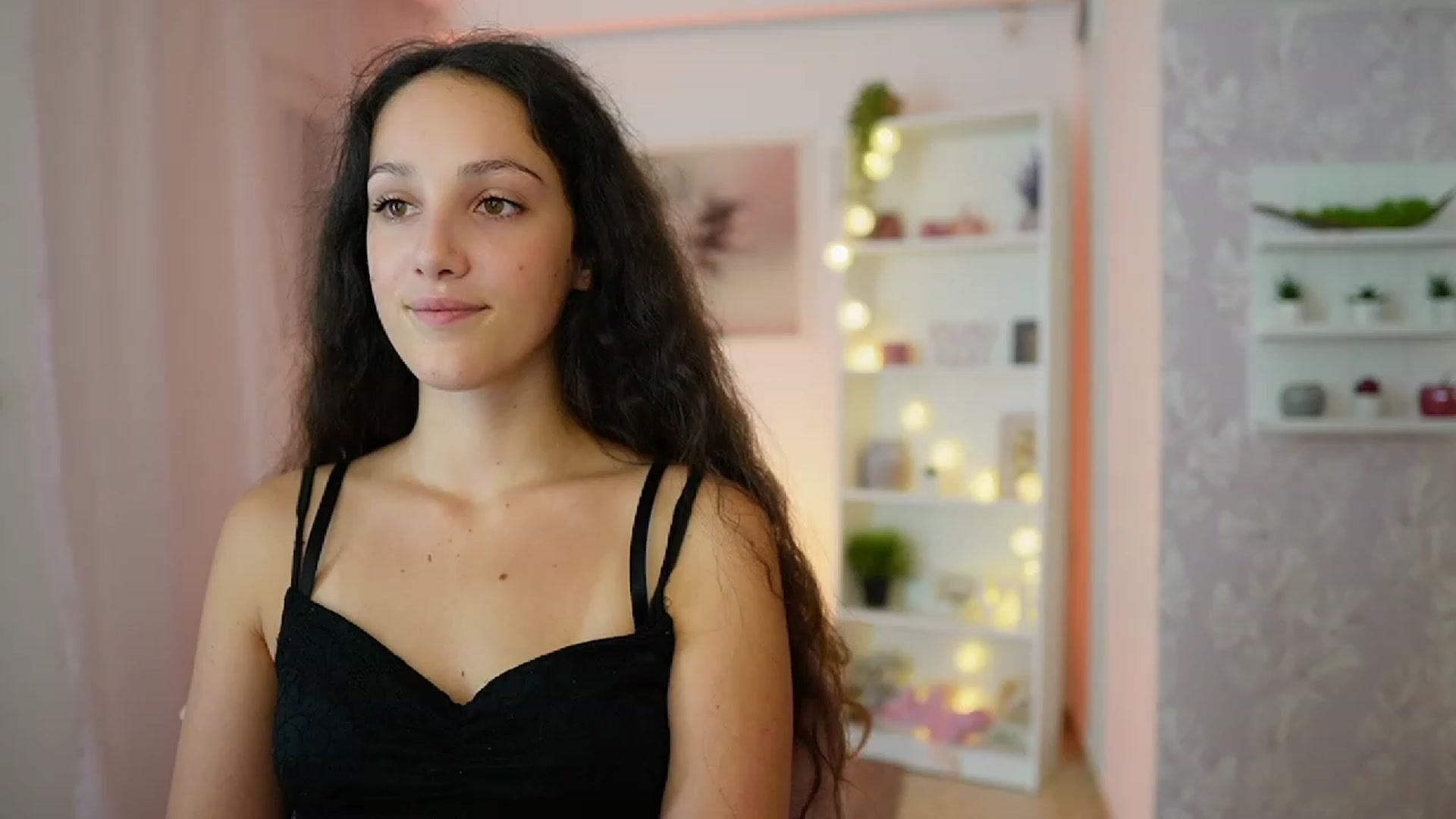 Gallery image thumbnail from Sophie_Rain18's myfreecams stream on, 09/15/2023, 16:37 image 1 of 20