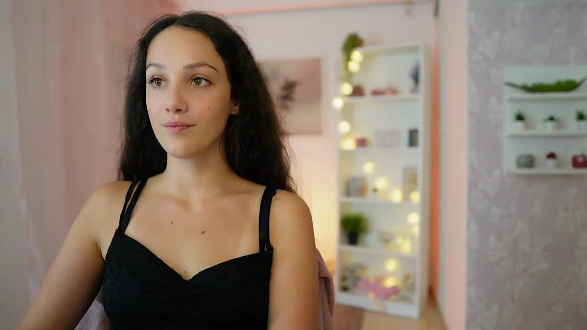 Gallery image thumbnail from Sophie_Rain18's myfreecams stream on, 09/15/2023, 16:37 image 8 of 20