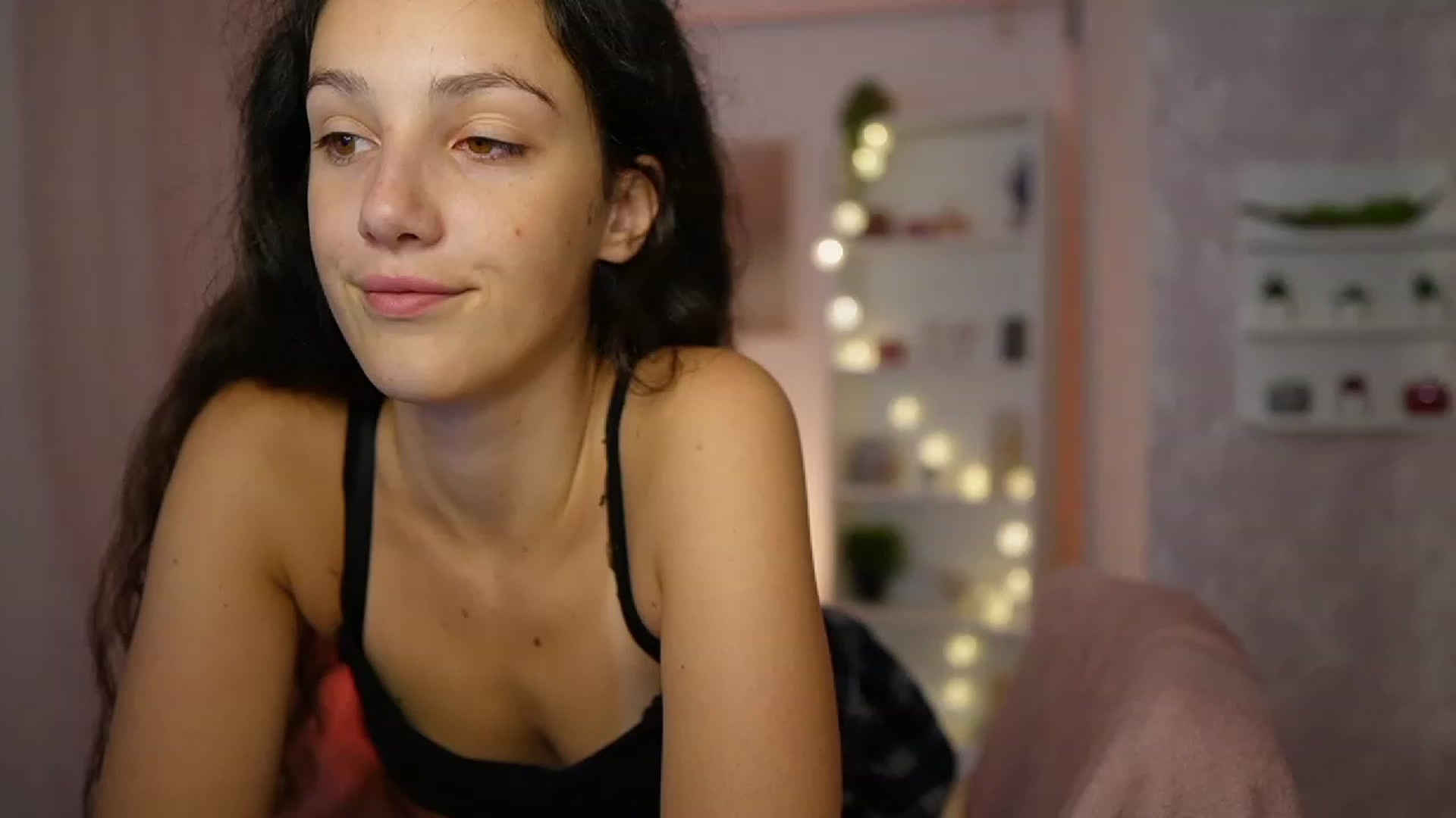 Gallery image thumbnail from Sophie_Rain18's myfreecams stream on, 09/19/2023, 13:50 image 10 of 20