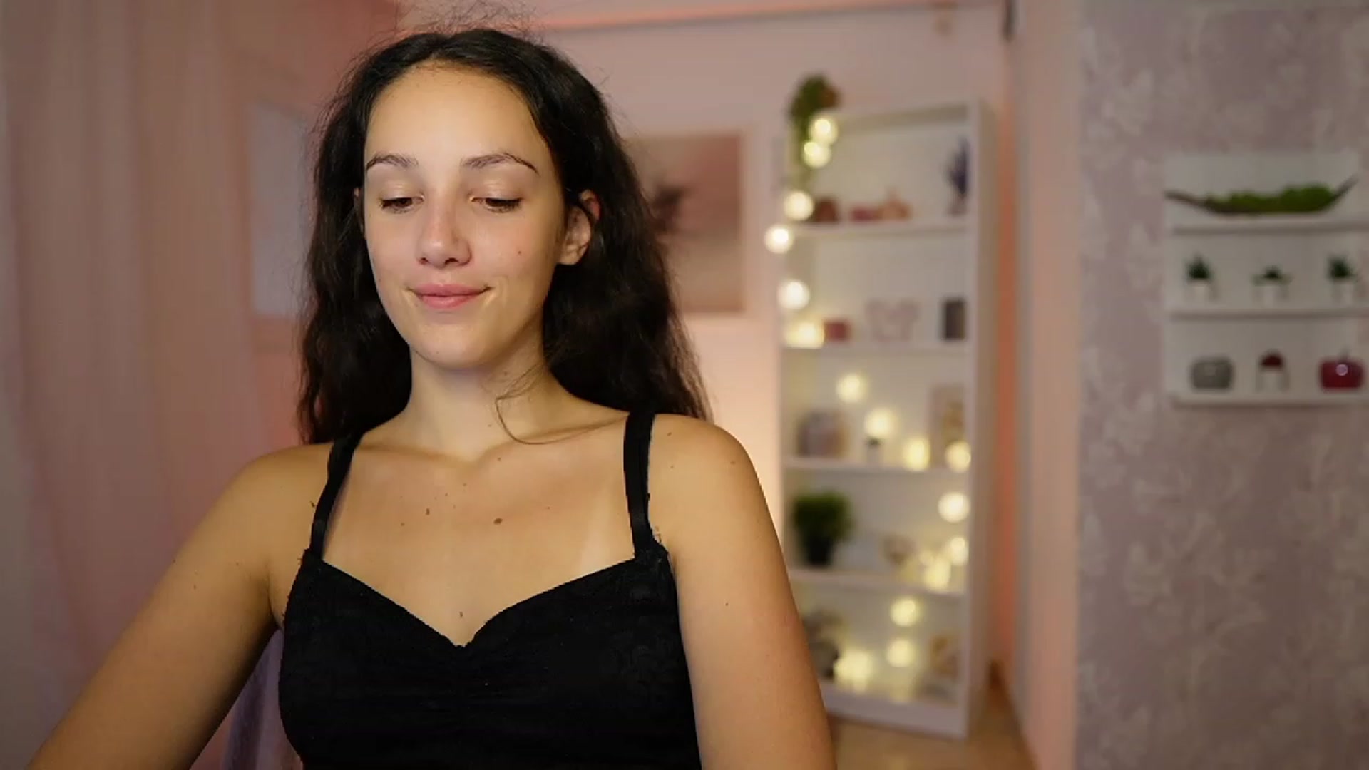 Gallery image thumbnail from Sophie_Rain18's myfreecams stream on, 09/19/2023, 13:50 image 14 of 20