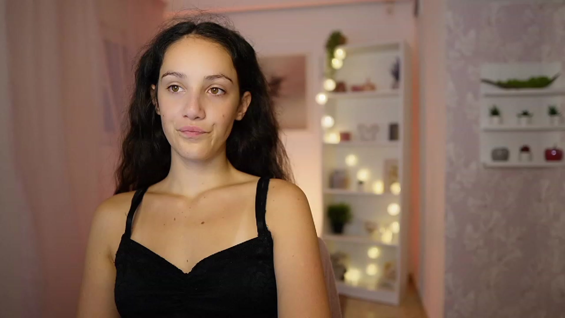 Gallery image thumbnail from Sophie_Rain18's myfreecams stream on, 09/19/2023, 13:50 image 20 of 20