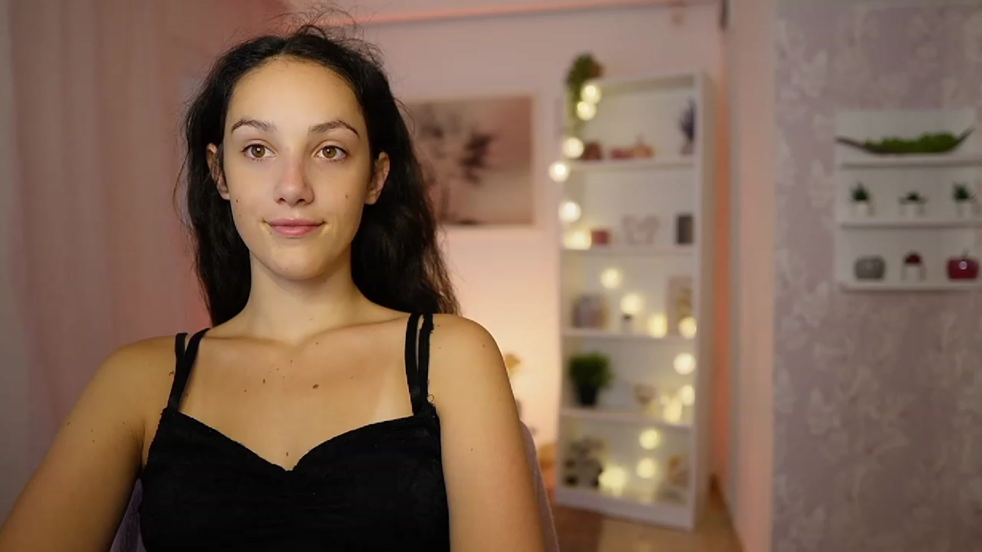 Gallery image thumbnail from Sophie_Rain18's myfreecams stream on, 09/19/2023, 13:50 image 1 of 20
