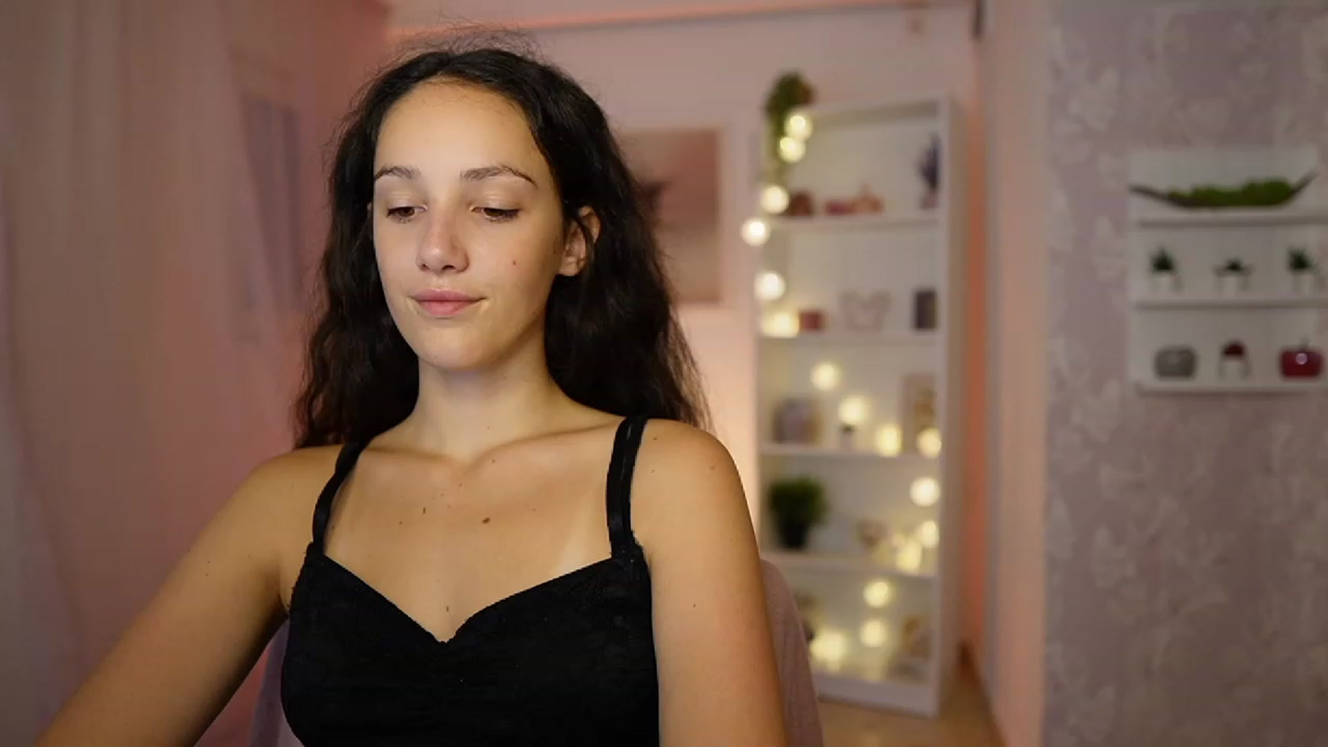 Gallery image thumbnail from Sophie_Rain18's myfreecams stream on, 09/19/2023, 13:50 image 19 of 20