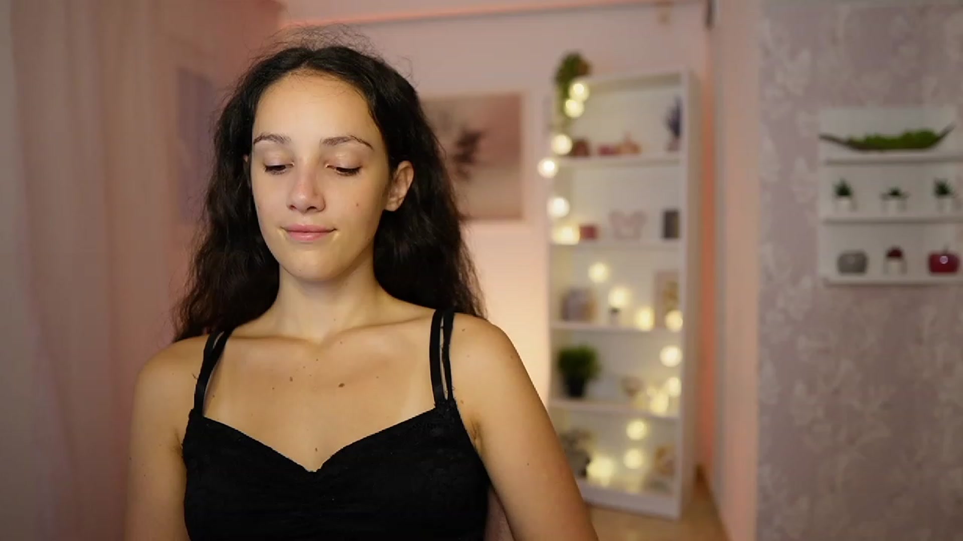 Gallery image thumbnail from Sophie_Rain18's myfreecams stream on, 09/19/2023, 14:18 image 1 of 20