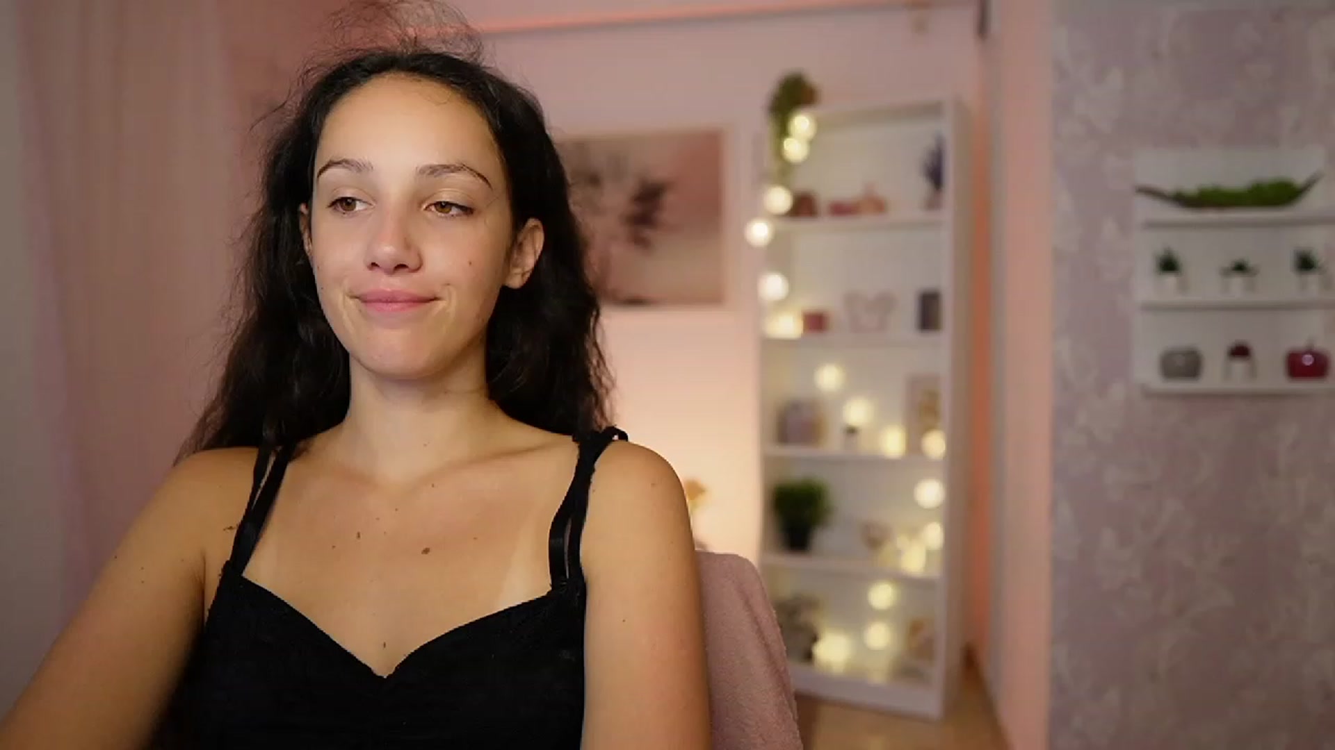 Gallery image thumbnail from Sophie_Rain18's myfreecams stream on, 09/19/2023, 16:32 image 13 of 20