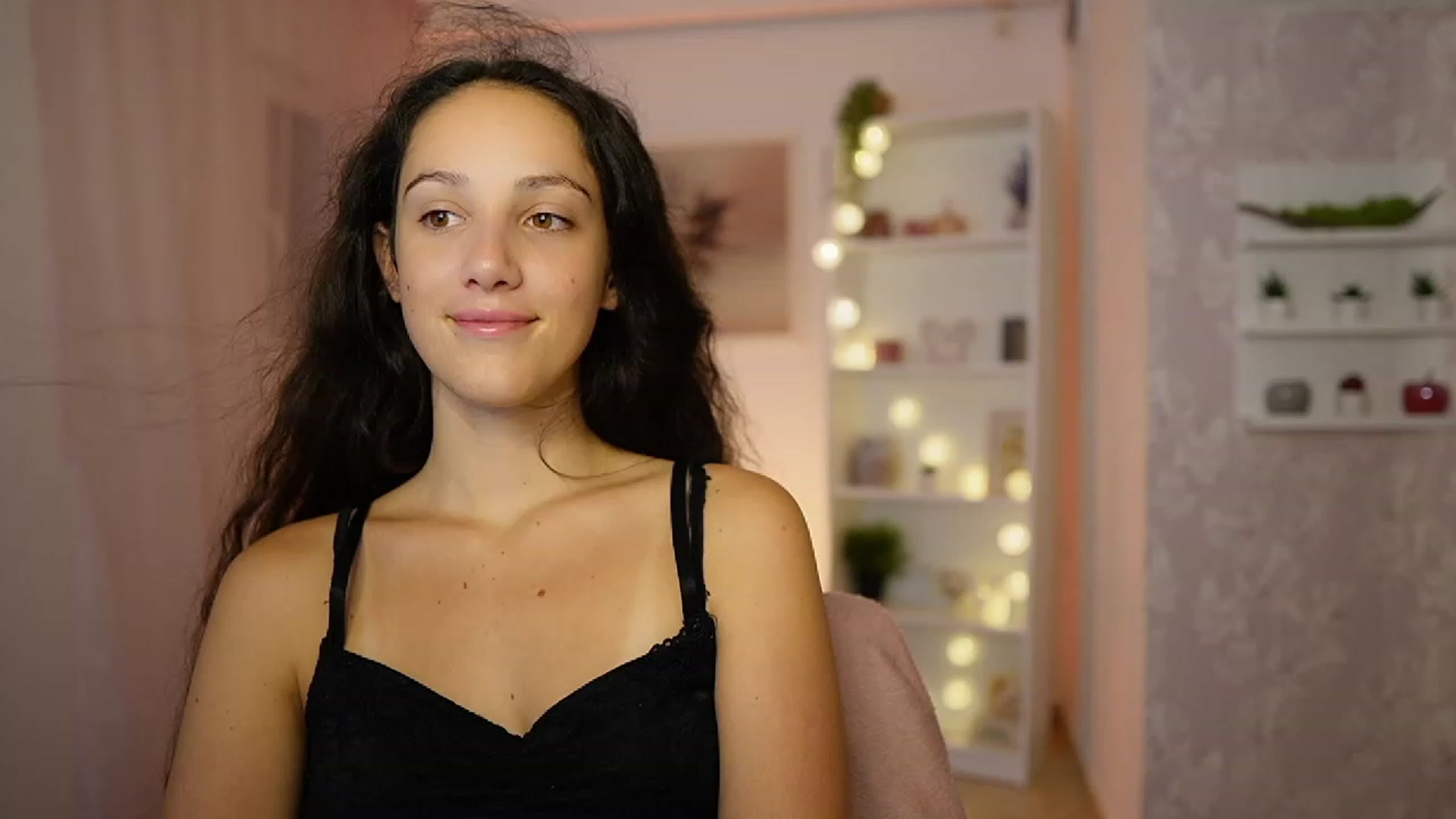 Gallery image thumbnail from Sophie_Rain18's myfreecams stream on, 09/19/2023, 16:32 image 20 of 20