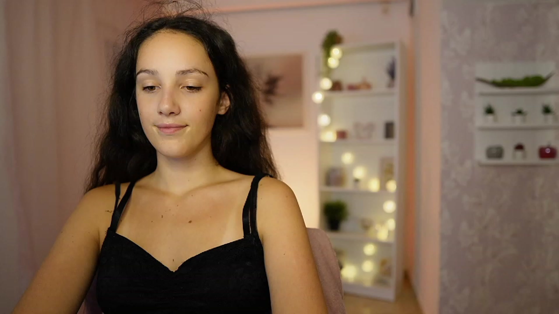 Gallery image thumbnail from Sophie_Rain18's myfreecams stream on, 09/19/2023, 16:32 image 4 of 20
