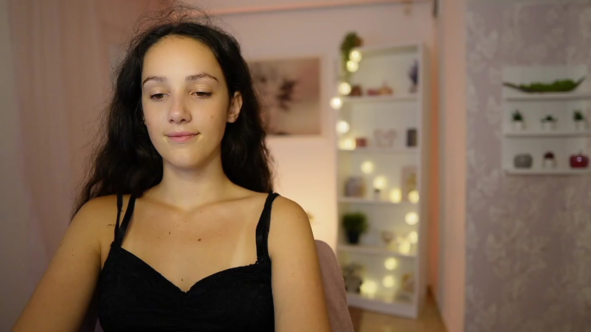 Gallery image thumbnail from Sophie_Rain18's myfreecams stream on, 09/19/2023, 16:32 image 5 of 20