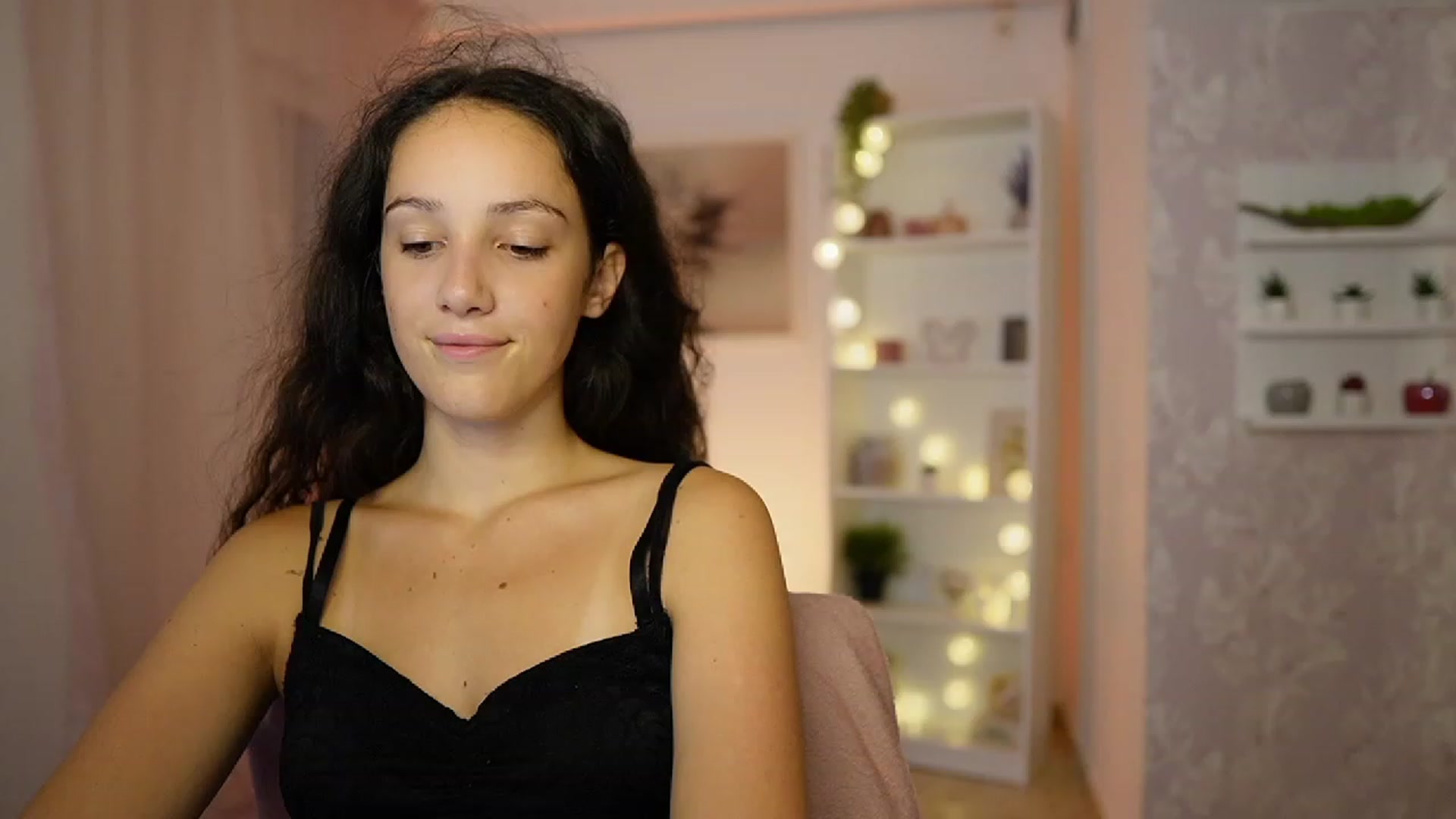 Gallery image thumbnail from Sophie_Rain18's myfreecams stream on, 09/19/2023, 16:32 image 8 of 20