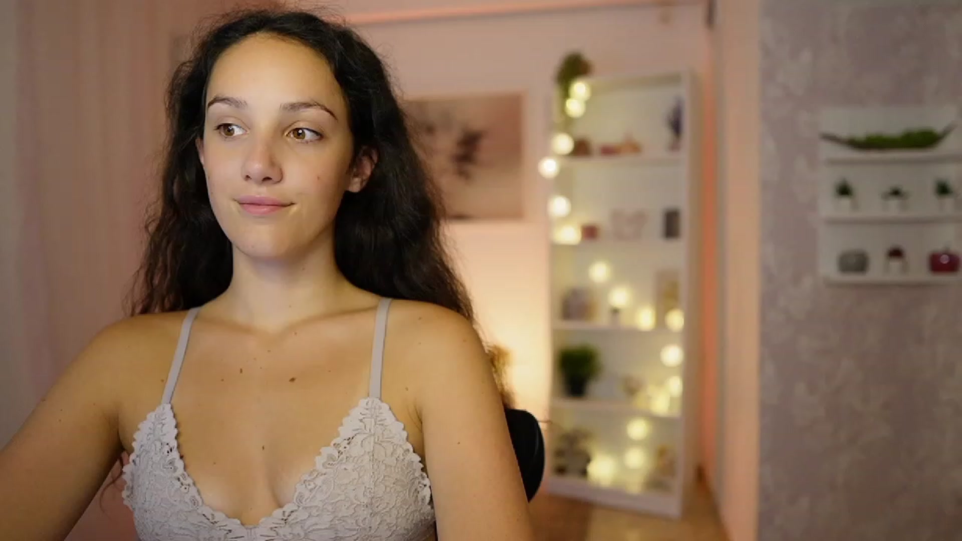 Gallery image thumbnail from Sophie_Rain18's myfreecams stream on, 09/20/2023, 15:51 image 19 of 20