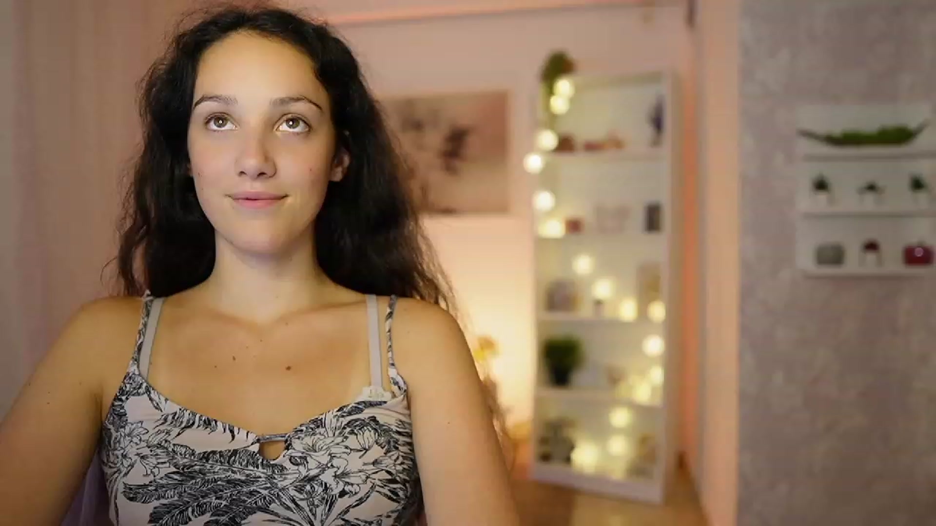 Gallery image thumbnail from Sophie_Rain18's myfreecams stream on, 09/20/2023, 16:28 image 14 of 20