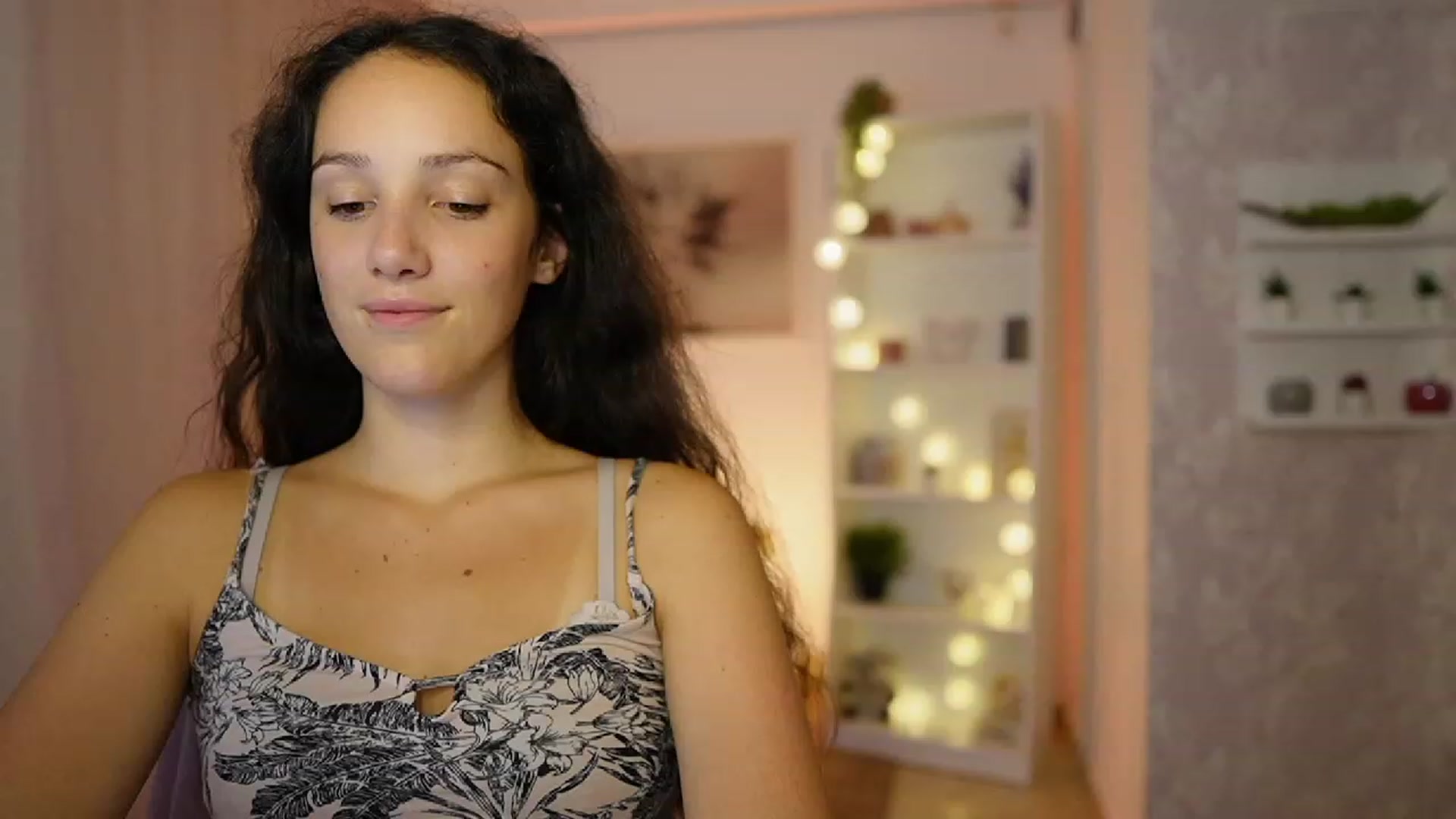 Gallery image thumbnail from Sophie_Rain18's myfreecams stream on, 09/20/2023, 16:28 image 15 of 20