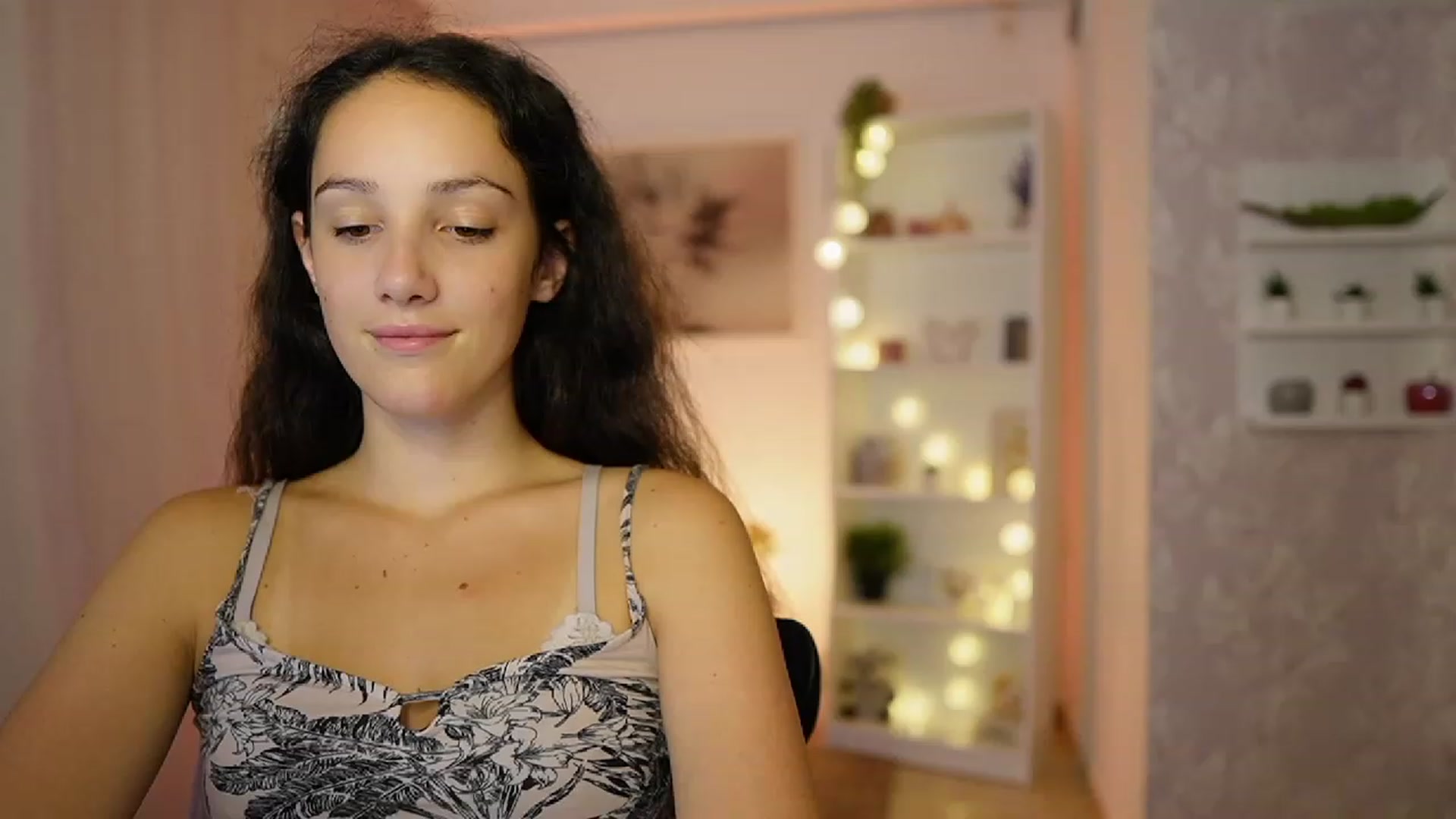 Gallery image thumbnail from Sophie_Rain18's myfreecams stream on, 09/20/2023, 16:28 image 2 of 20