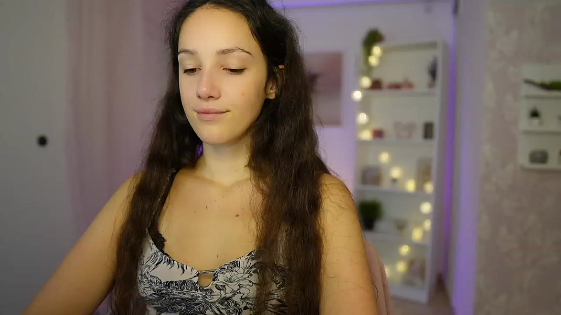 Gallery image thumbnail from Sophie_Rain18's myfreecams stream on, 09/25/2023, 13:56 image 12 of 20