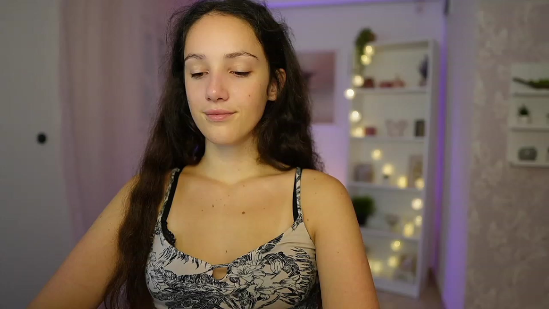 Gallery image thumbnail from Sophie_Rain18's myfreecams stream on, 09/25/2023, 13:56 image 6 of 20