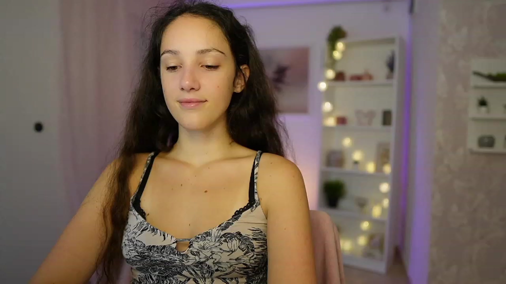 Gallery image thumbnail from Sophie_Rain18's myfreecams stream on, 09/25/2023, 13:56 image 3 of 20