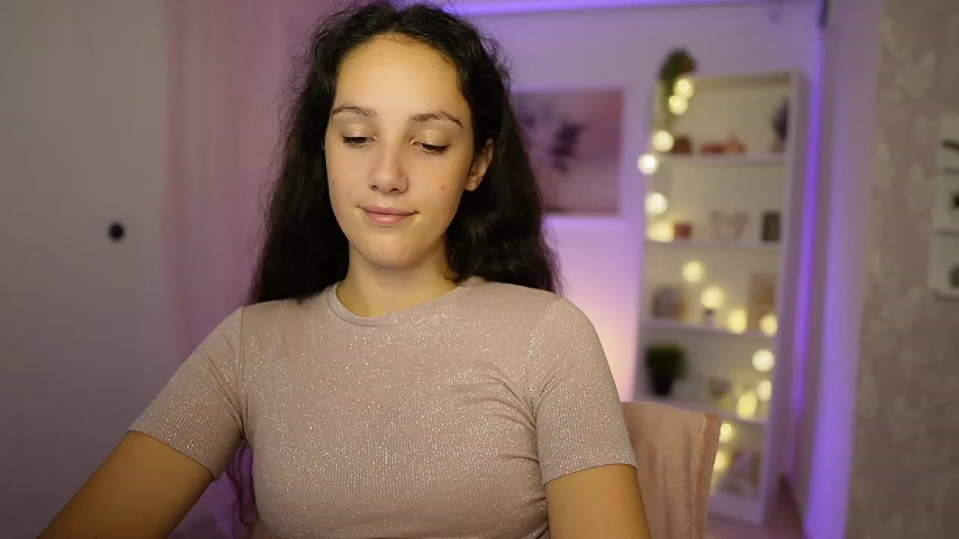 Gallery image thumbnail from Sophie_Rain18's myfreecams stream on, 09/26/2023, 16:36 image 6 of 20
