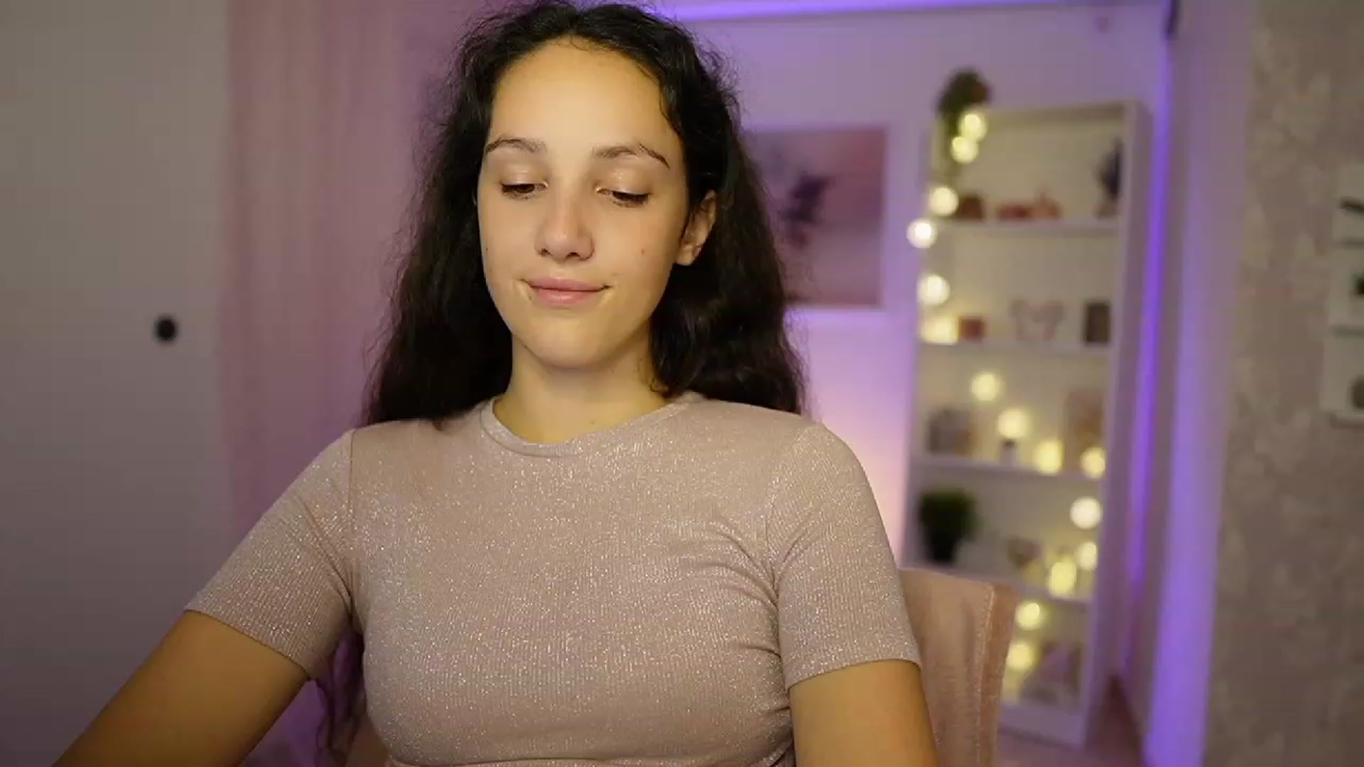 Gallery image thumbnail from Sophie_Rain18's myfreecams stream on, 09/26/2023, 16:36 image 7 of 20