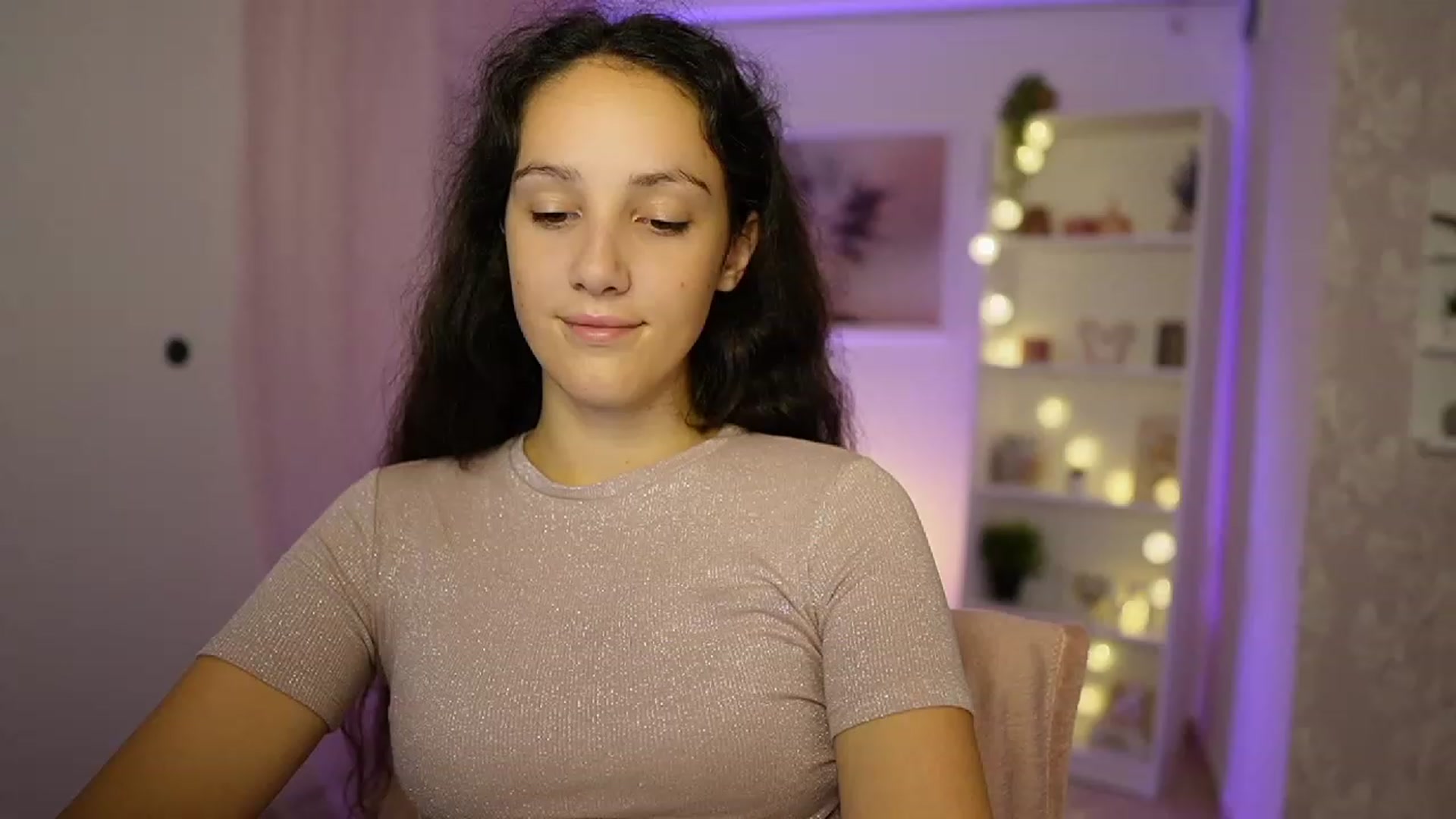 Gallery image thumbnail from Sophie_Rain18's myfreecams stream on, 09/26/2023, 16:36 image 8 of 20