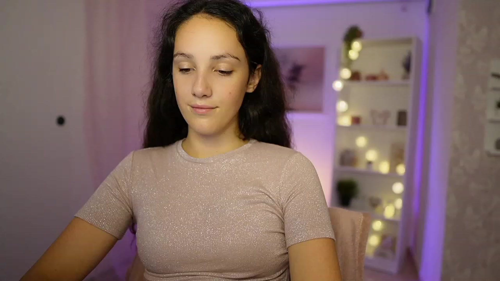 Gallery image thumbnail from Sophie_Rain18's myfreecams stream on, 09/26/2023, 16:36 image 3 of 20