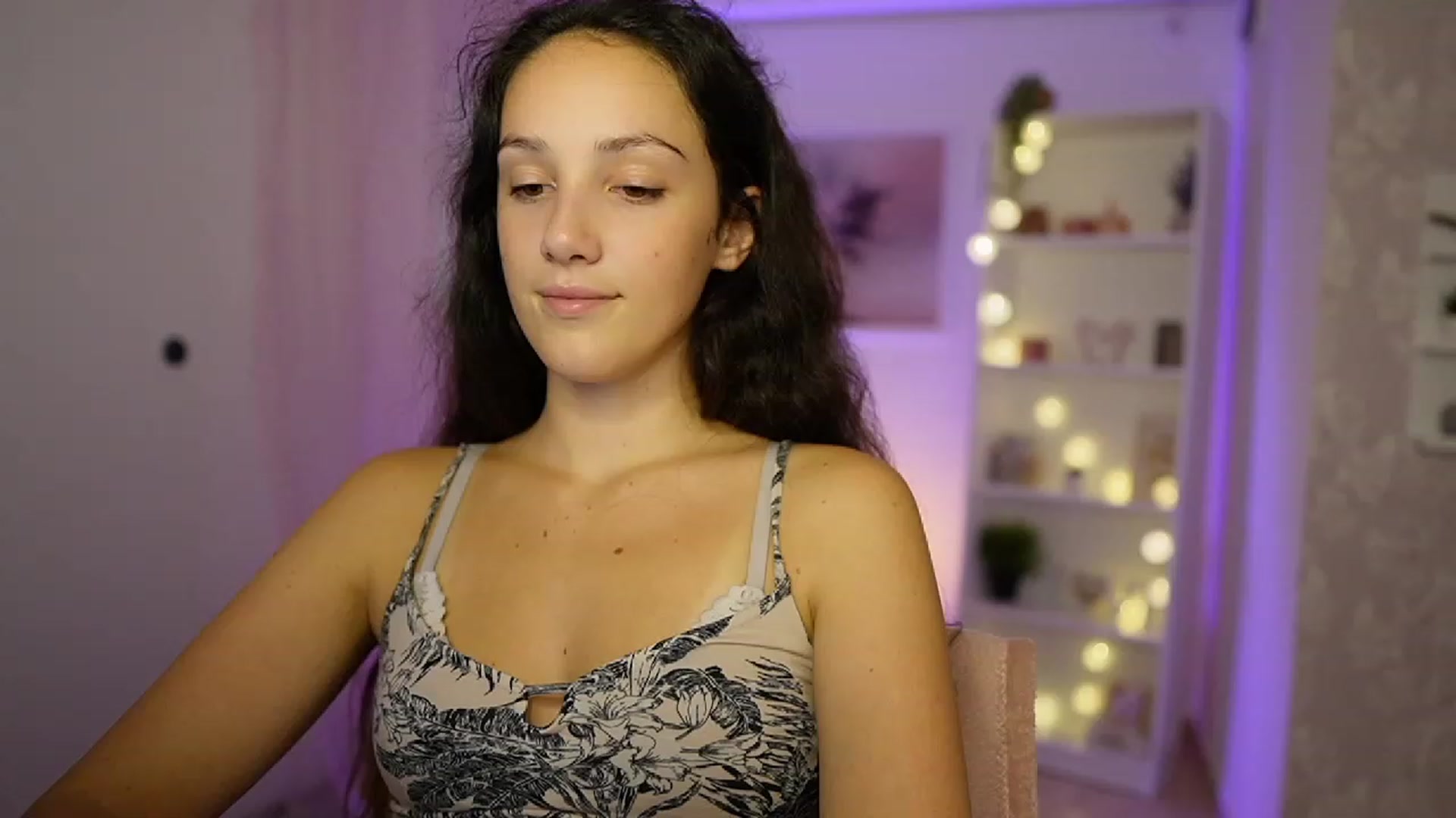 Gallery image thumbnail from Sophie_Rain18's myfreecams stream on, 09/26/2023, 17:59 image 16 of 20