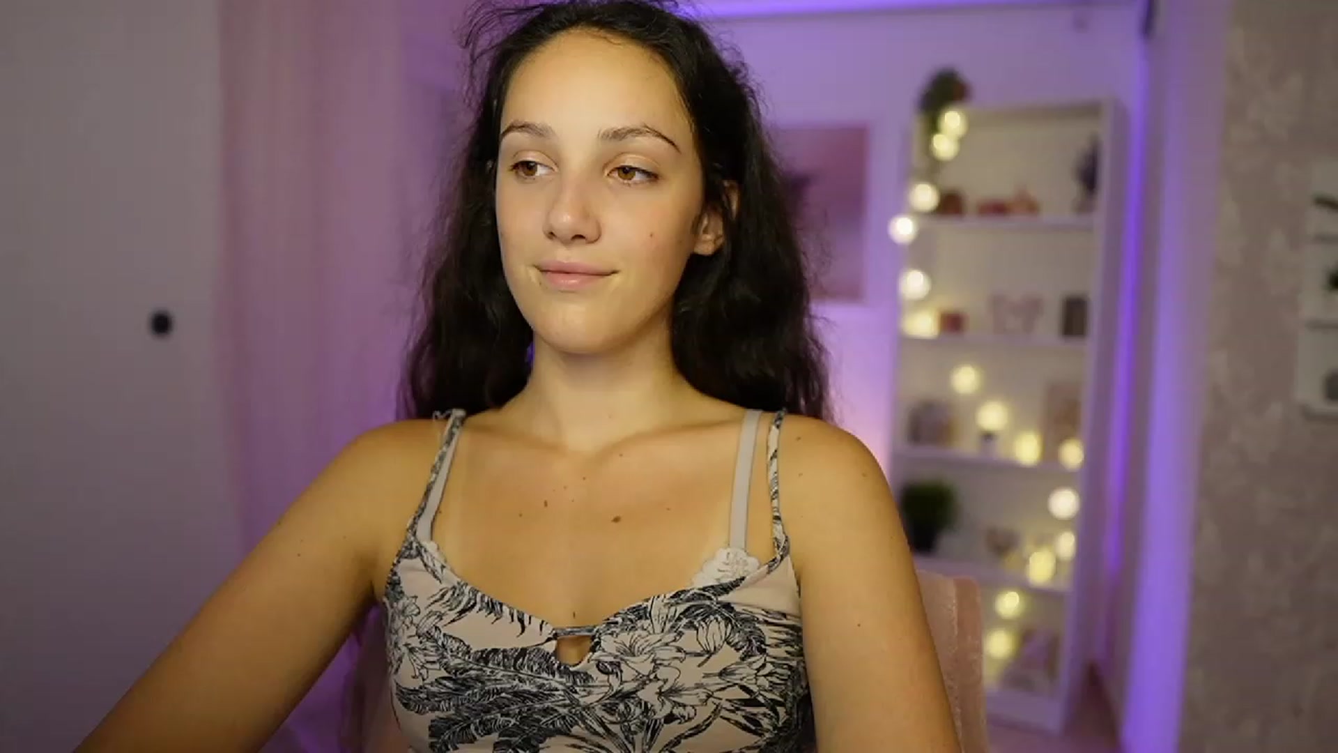 Gallery image thumbnail from Sophie_Rain18's myfreecams stream on, 09/26/2023, 17:59 image 2 of 20