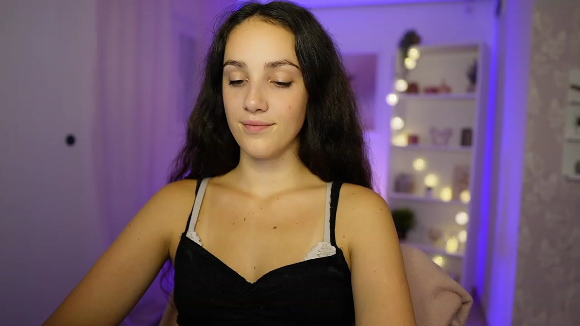 Gallery image thumbnail from Sophie_Rain18's myfreecams stream on, 09/28/2023, 15:58 image 18 of 20