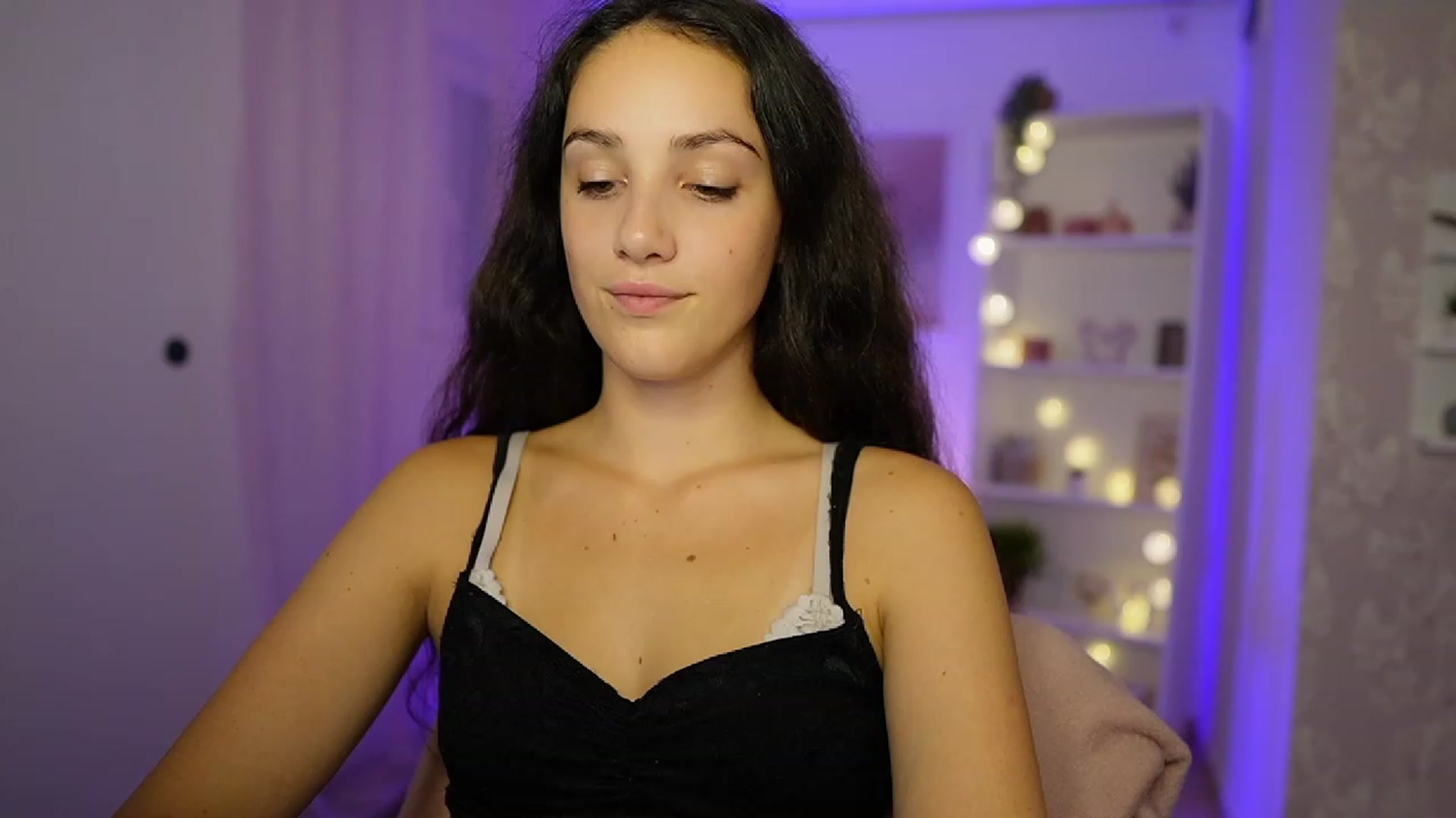 Gallery image thumbnail from Sophie_Rain18's myfreecams stream on, 09/28/2023, 15:58 image 14 of 20