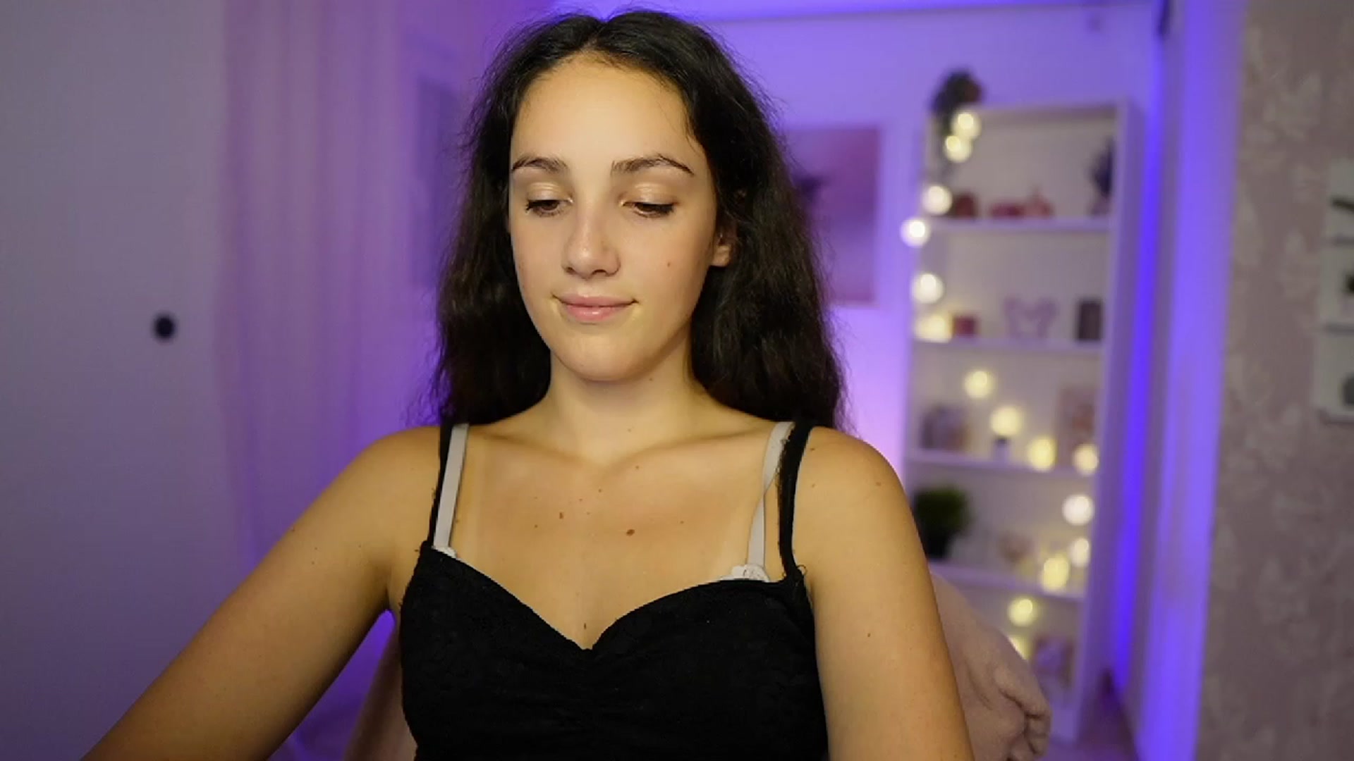Gallery image thumbnail from Sophie_Rain18's myfreecams stream on, 09/28/2023, 17:30 image 1 of 20