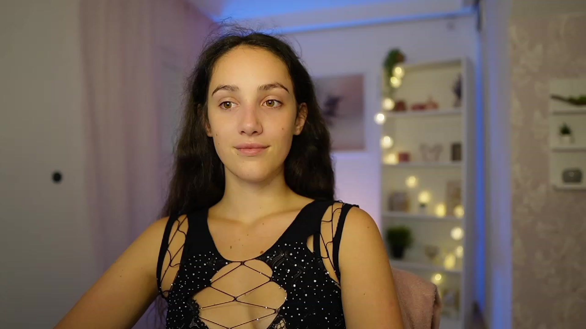 Gallery image thumbnail from Sophie_Rain18's myfreecams stream on, 09/29/2023, 14:28 image 15 of 20