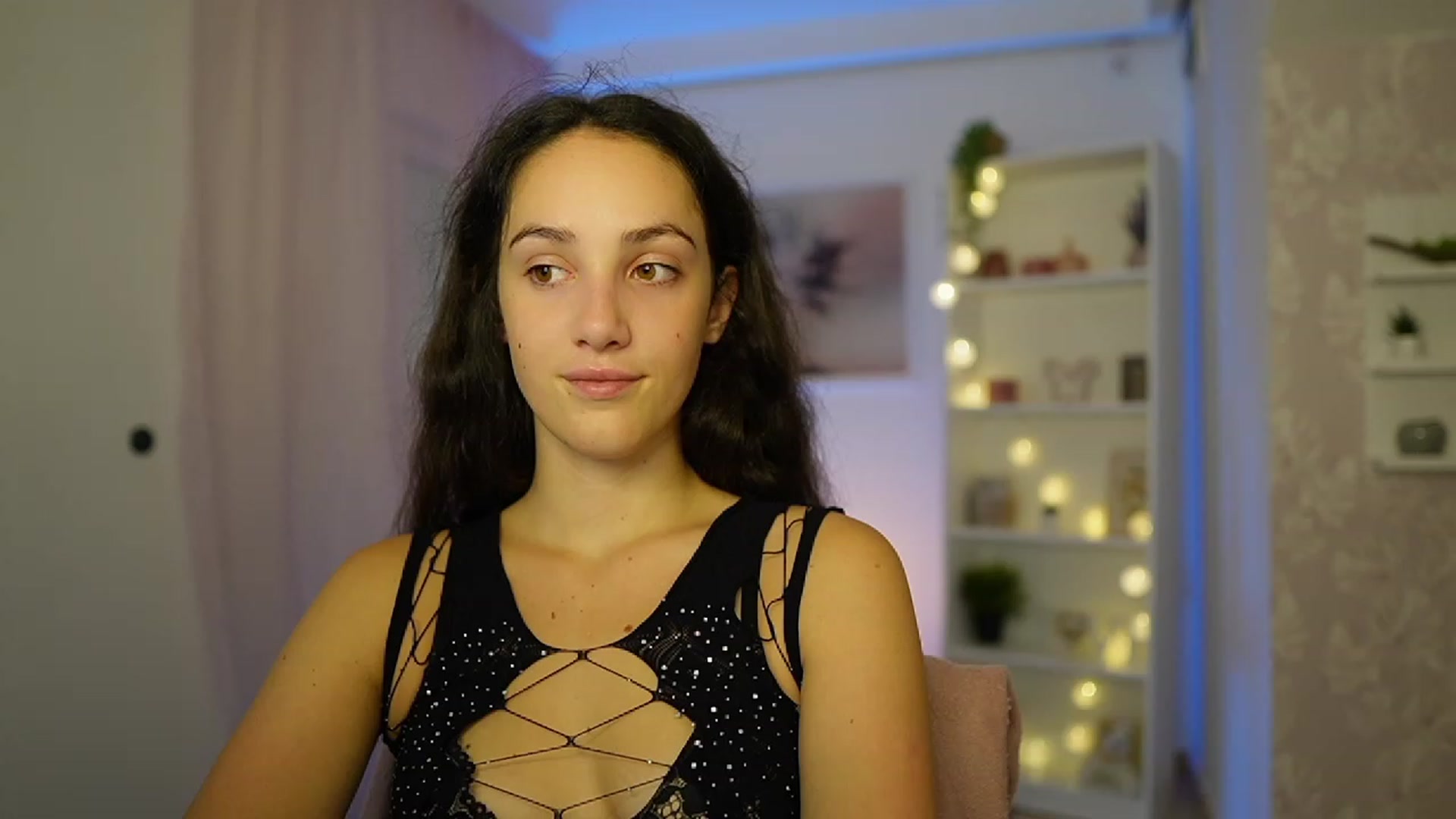 Gallery image thumbnail from Sophie_Rain18's myfreecams stream on, 09/29/2023, 14:28 image 6 of 20