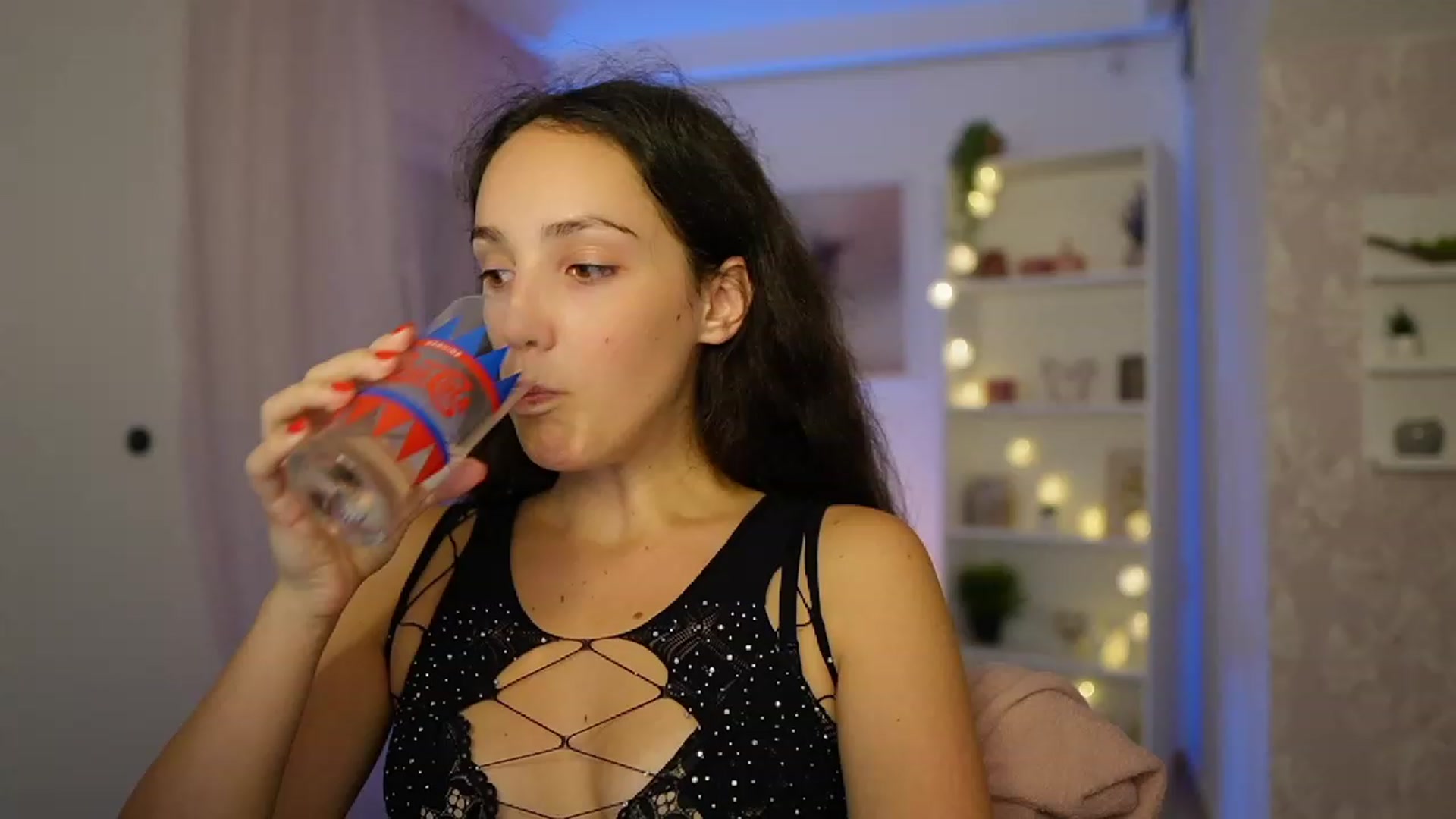 Gallery image thumbnail from Sophie_Rain18's myfreecams stream on, 09/29/2023, 16:36 image 15 of 20