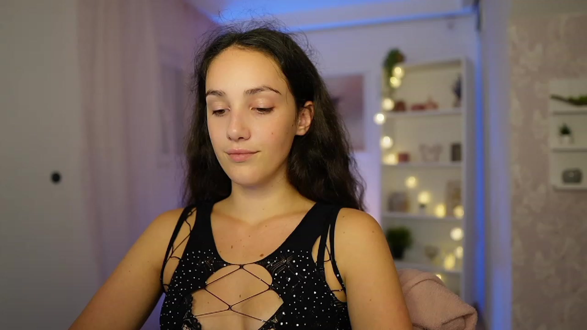 Gallery image thumbnail from Sophie_Rain18's myfreecams stream on, 09/29/2023, 16:36 image 1 of 20