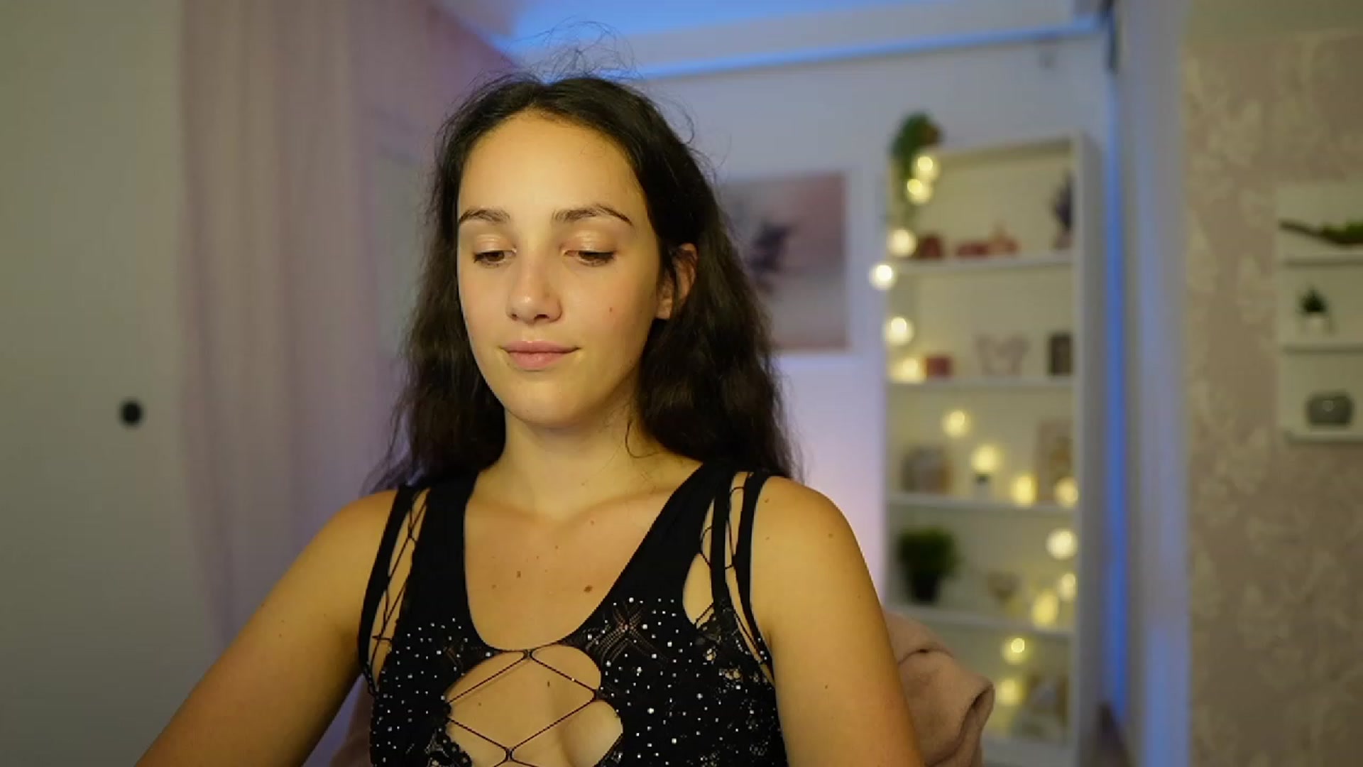 Gallery image thumbnail from Sophie_Rain18's myfreecams stream on, 09/29/2023, 17:43 image 8 of 20