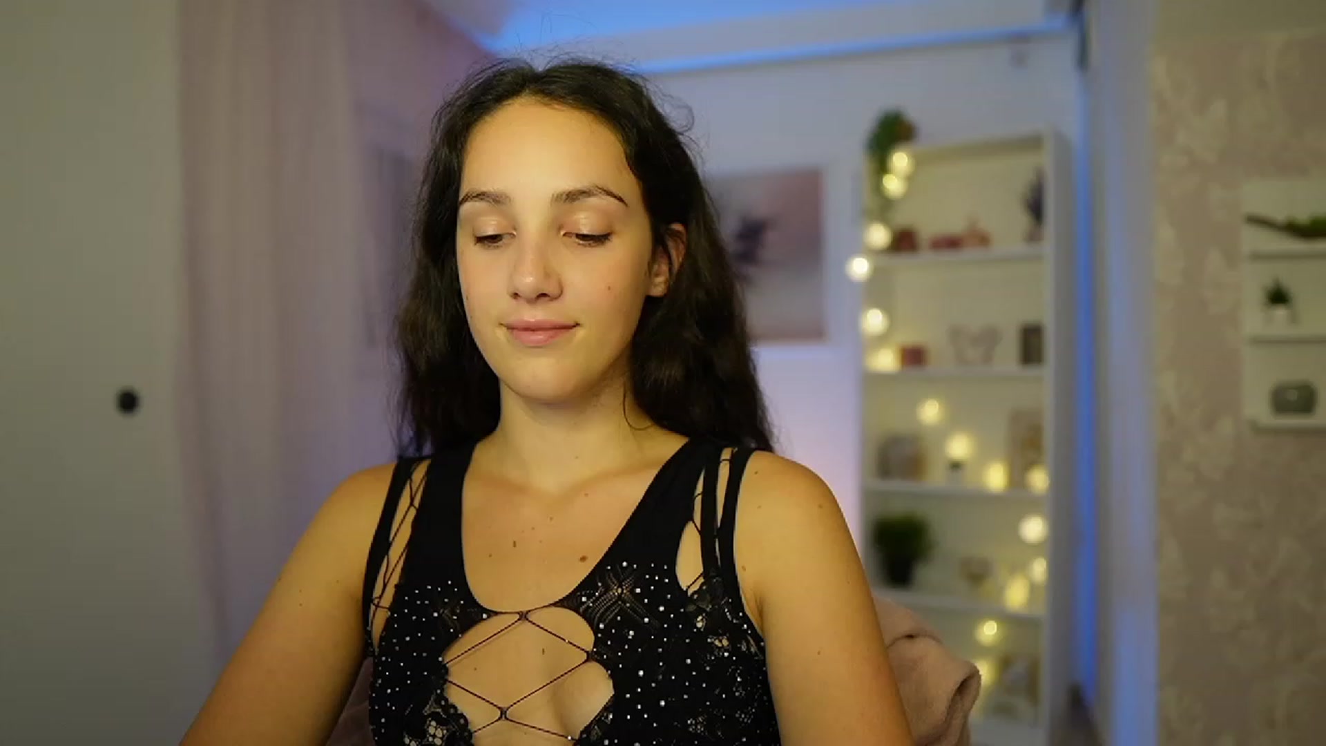 Gallery image thumbnail from Sophie_Rain18's myfreecams stream on, 09/29/2023, 17:43 image 1 of 20