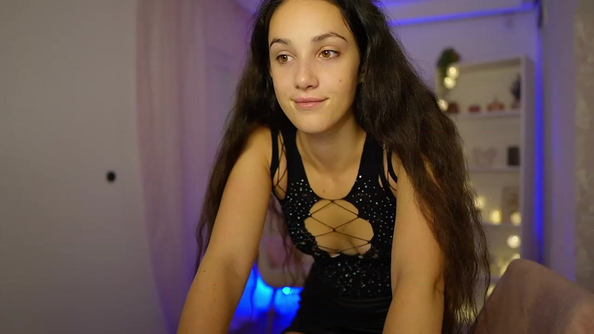 Gallery image thumbnail from Sophie_Rain18's myfreecams stream on, 10/09/2023, 13:17 image 3 of 20