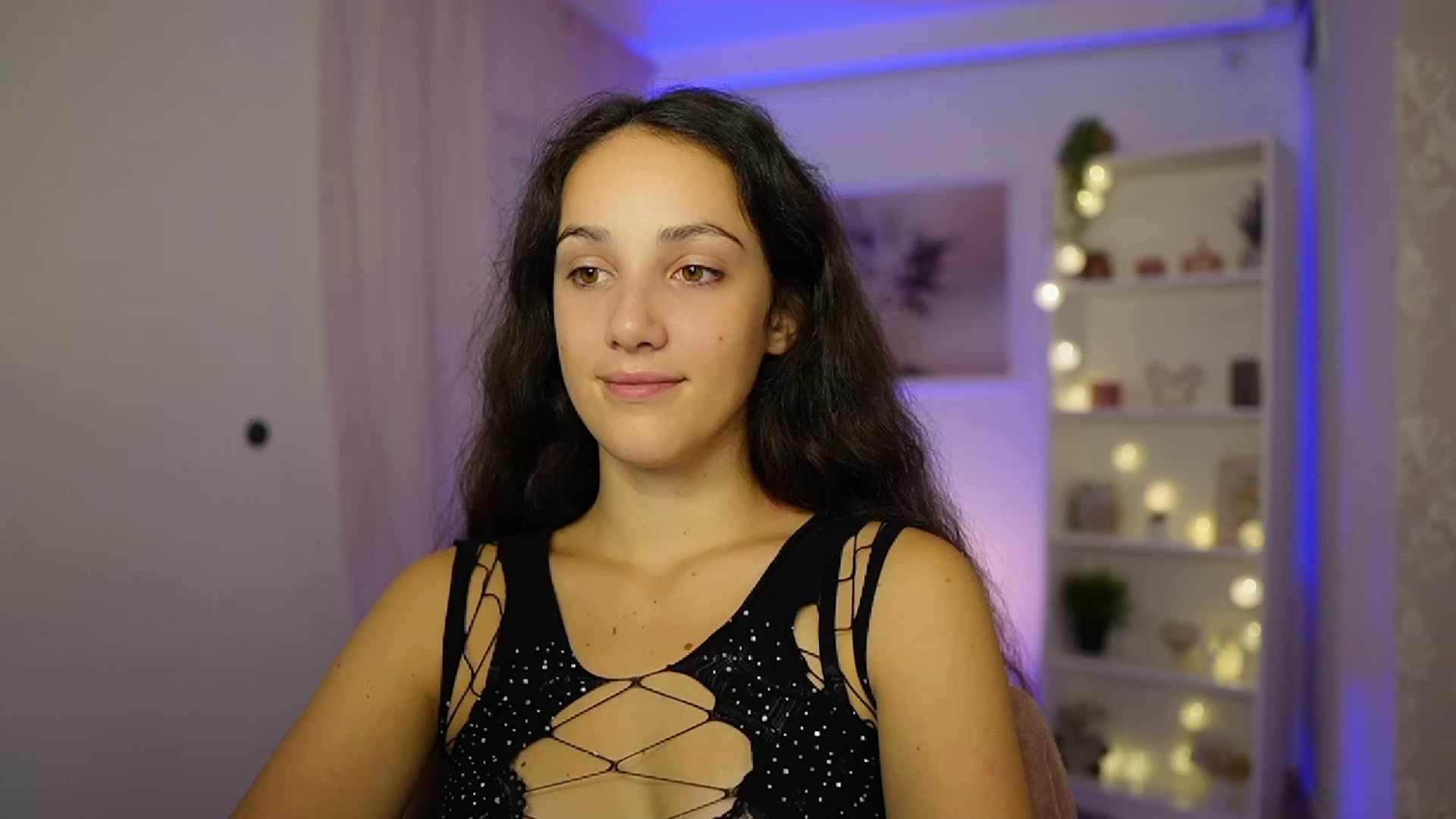 Gallery image thumbnail from Sophie_Rain18's myfreecams stream on, 10/09/2023, 13:57 image 1 of 20