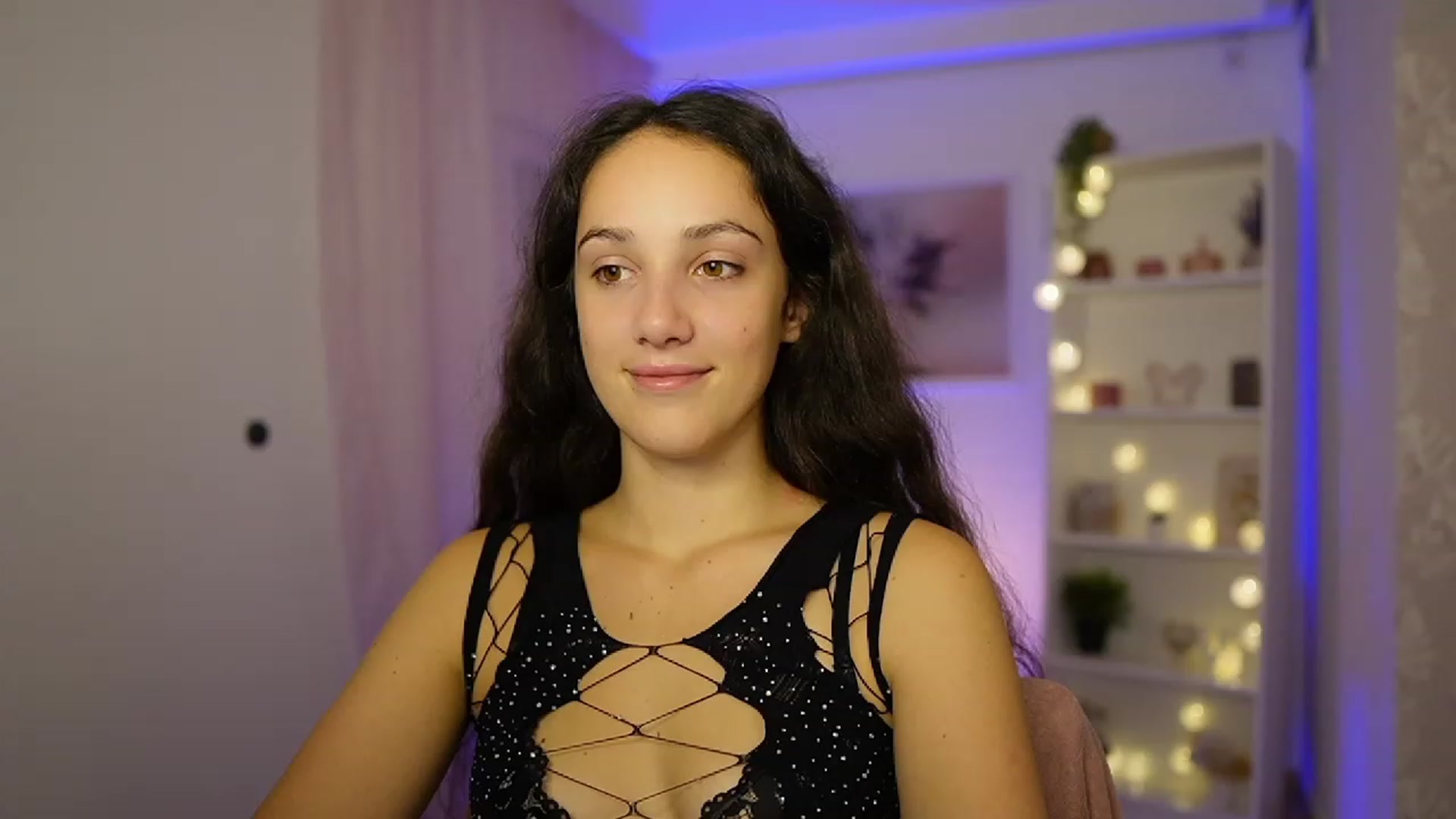 Gallery image thumbnail from Sophie_Rain18's myfreecams stream on, 10/09/2023, 13:57 image 12 of 20