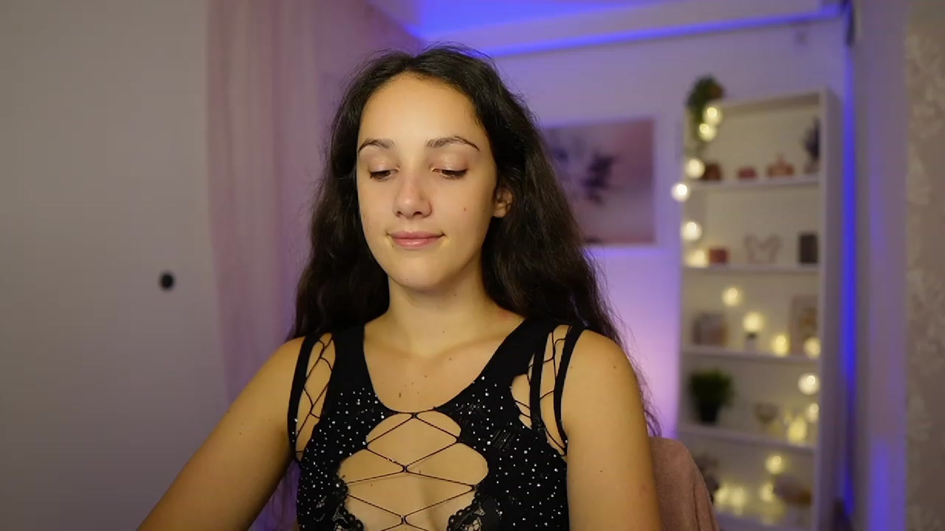 Gallery image thumbnail from Sophie_Rain18's myfreecams stream on, 10/09/2023, 13:57 image 8 of 20