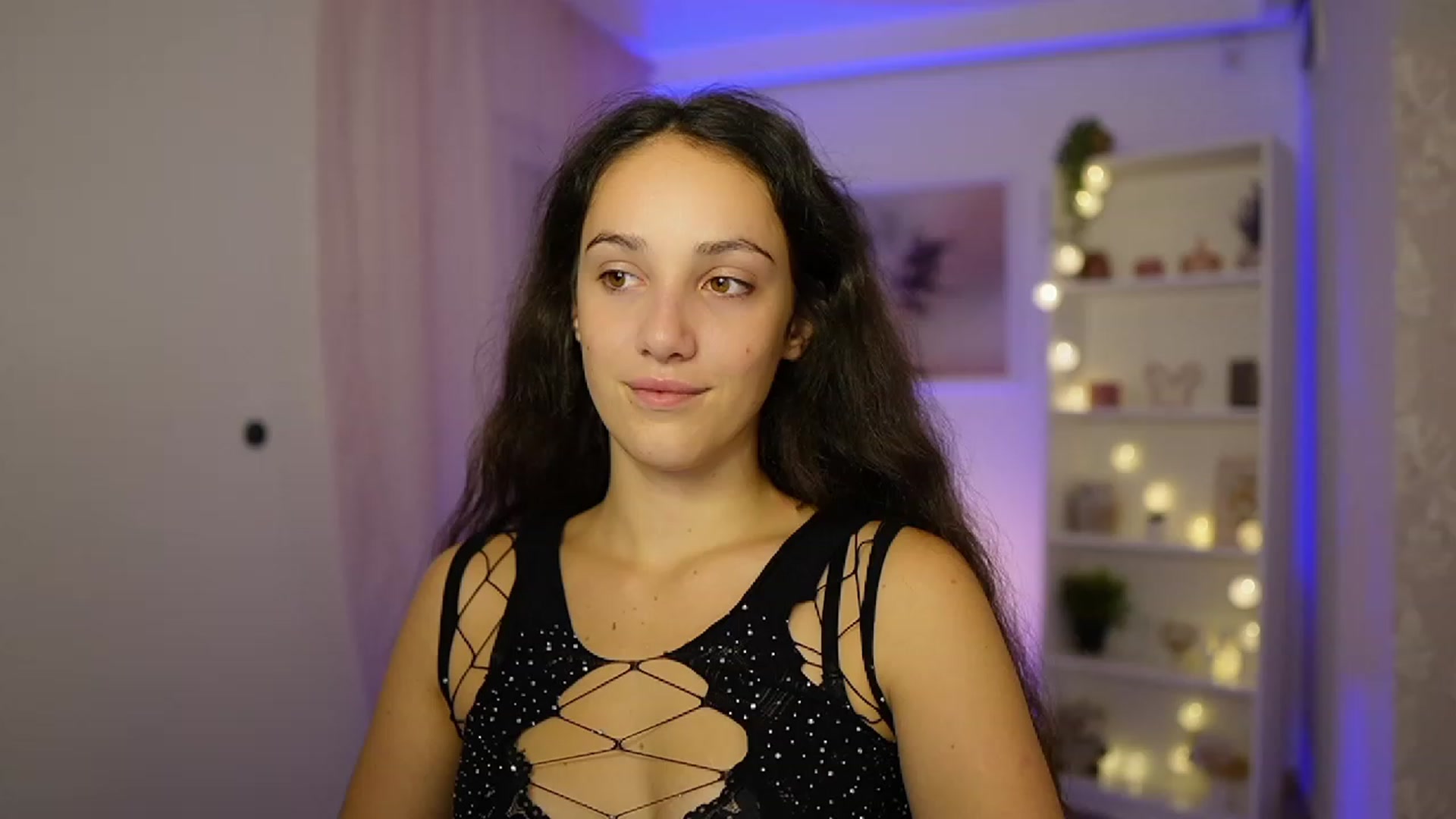 Gallery image thumbnail from Sophie_Rain18's myfreecams stream on, 10/09/2023, 13:57 image 17 of 20
