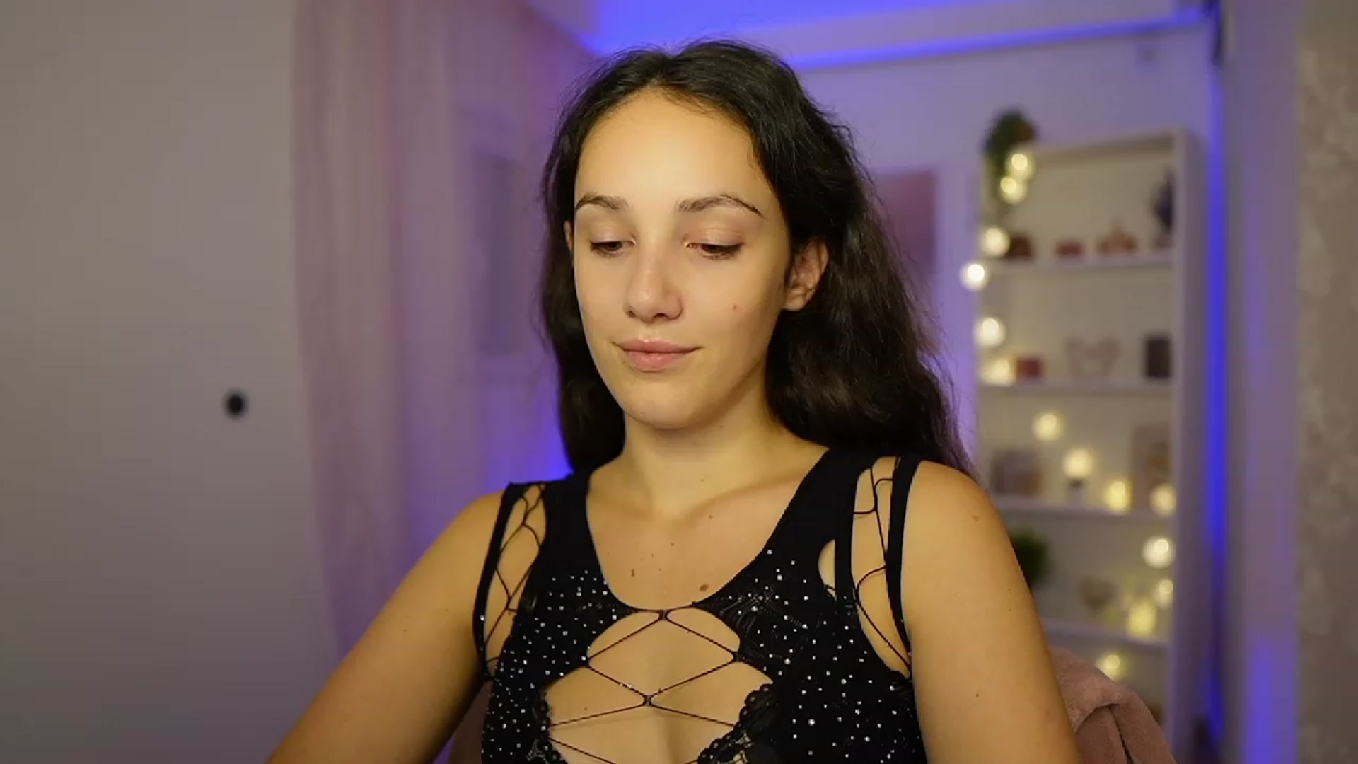 Gallery image thumbnail from Sophie_Rain18's myfreecams stream on, 10/09/2023, 15:02 image 17 of 20