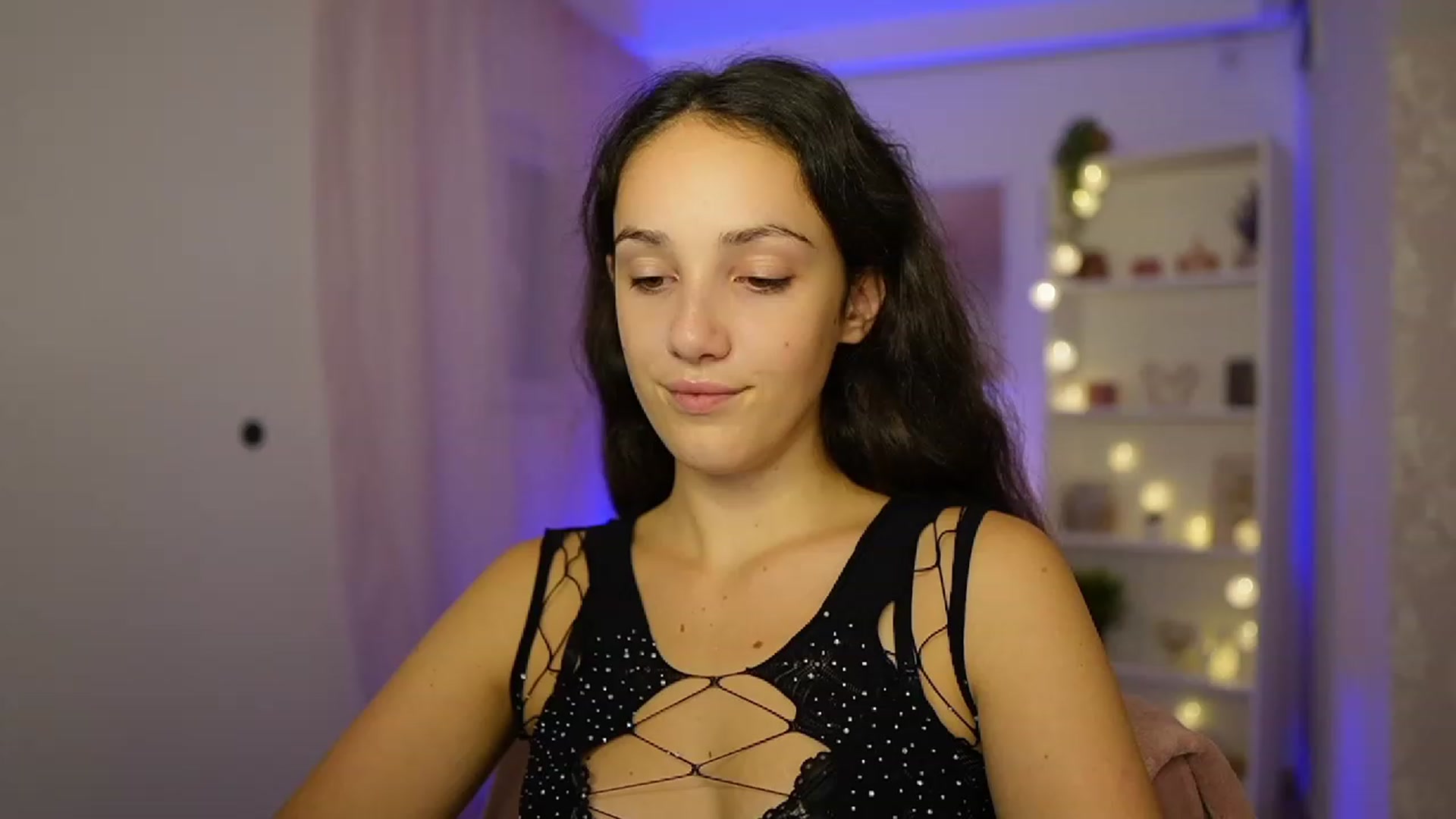 Gallery image thumbnail from Sophie_Rain18's myfreecams stream on, 10/09/2023, 15:02 image 20 of 20