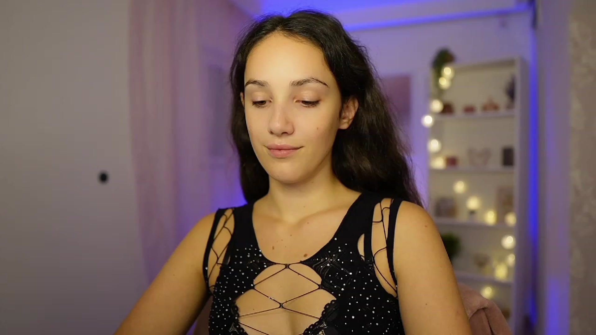 Gallery image thumbnail from Sophie_Rain18's myfreecams stream on, 10/09/2023, 15:02 image 16 of 20